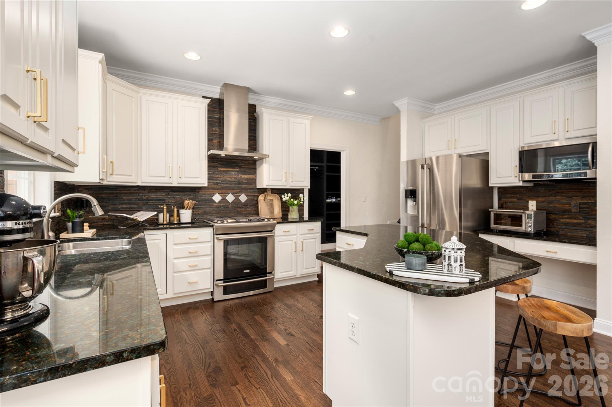 8127 Grahamson Lane