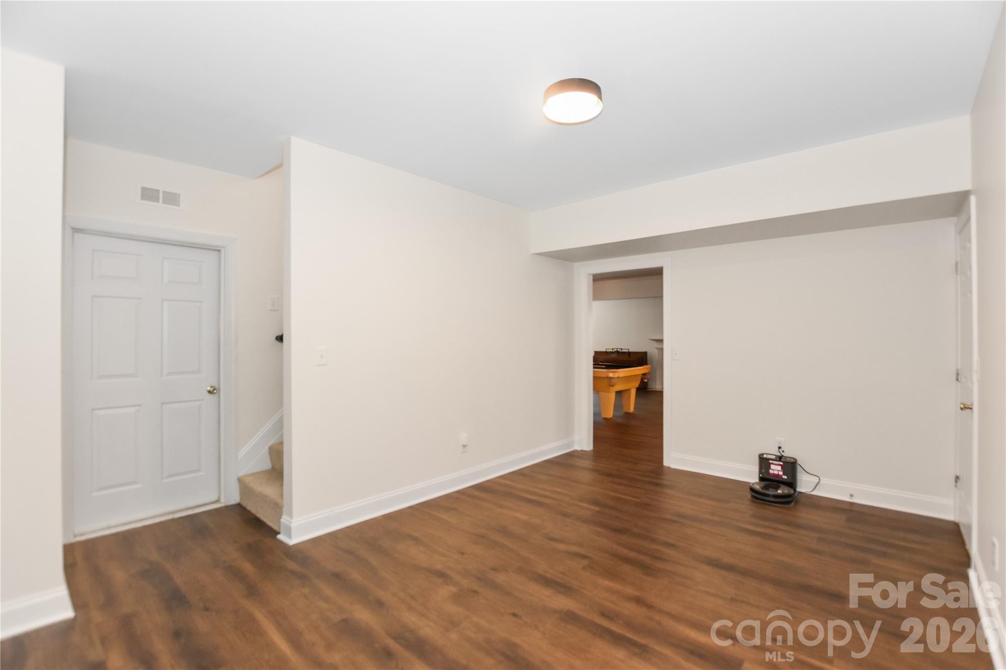 8127 Grahamson Lane