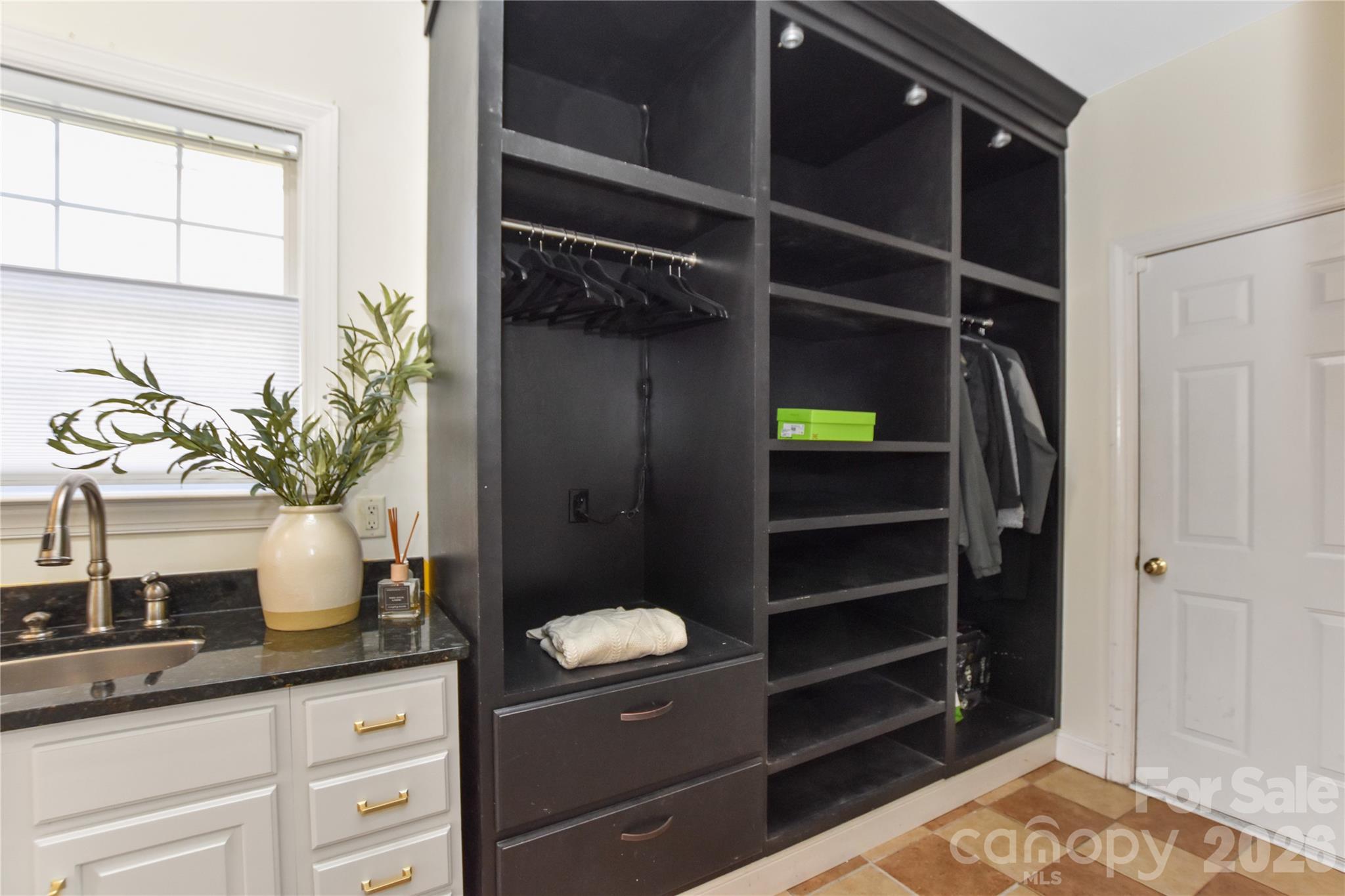 8127 Grahamson Lane