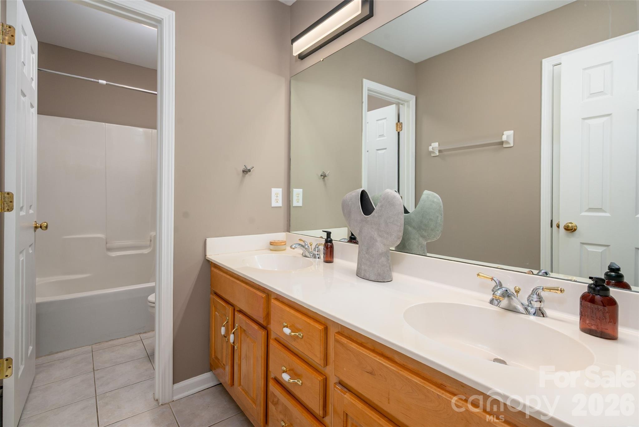 8127 Grahamson Lane