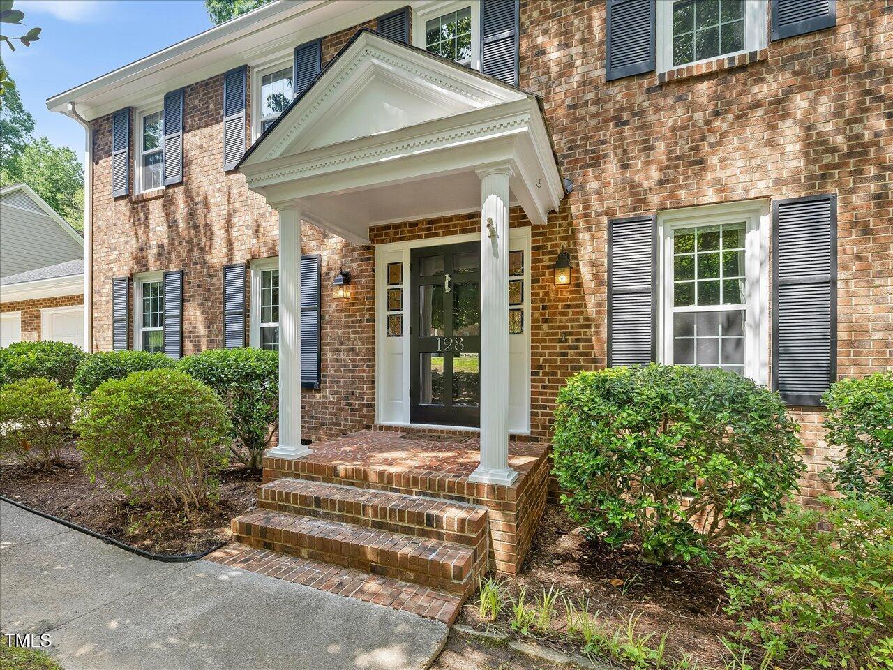 128 Castlewood Drive