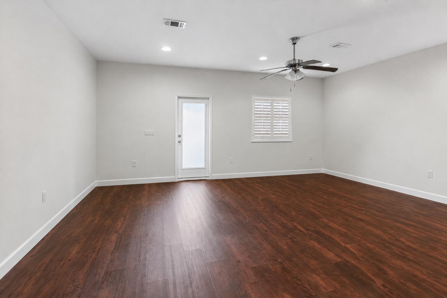 2121 Wilsons Plover Circle