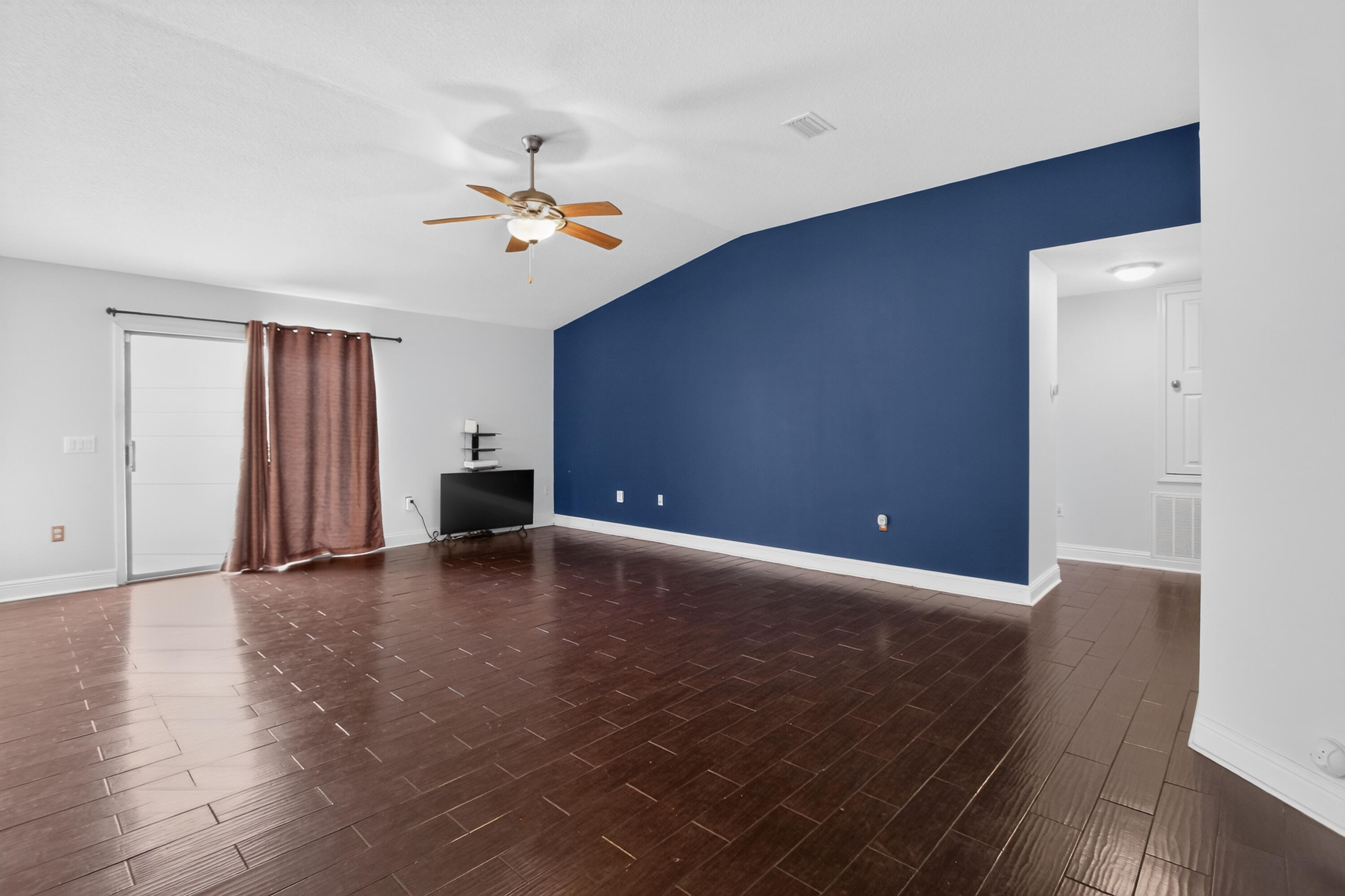 6280 Equine Drive