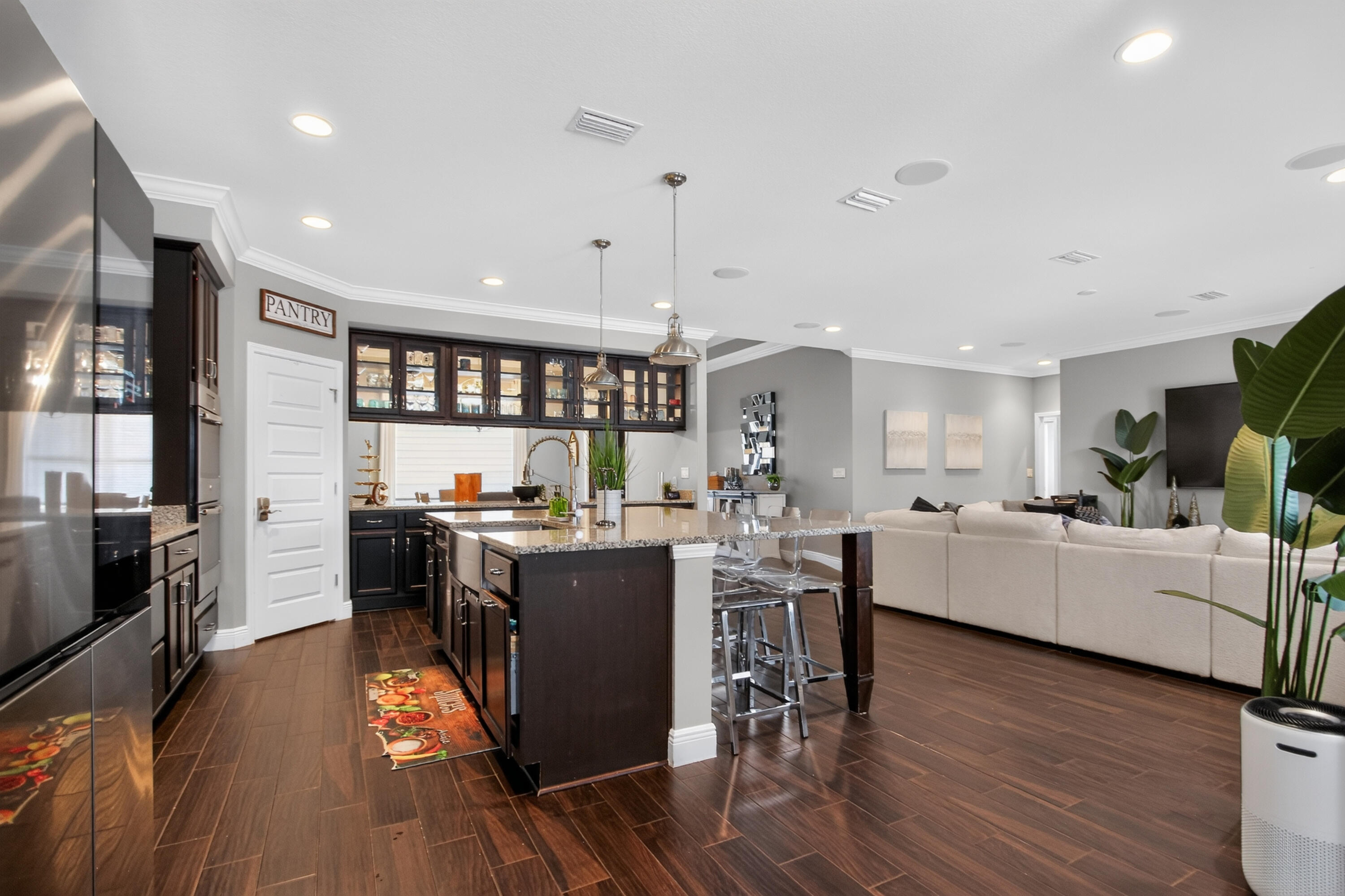 5522 Frontier Drive
