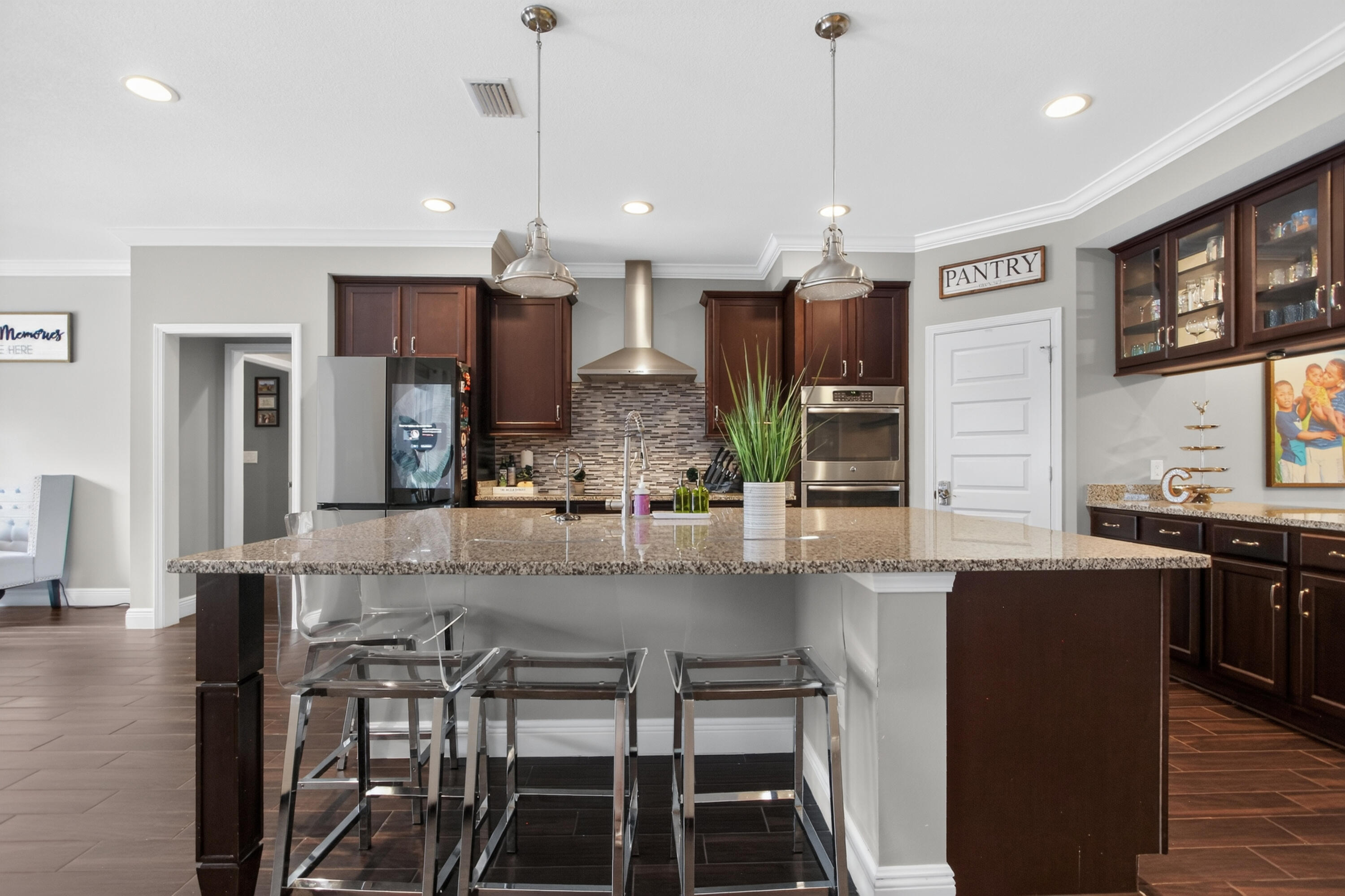 5522 Frontier Drive