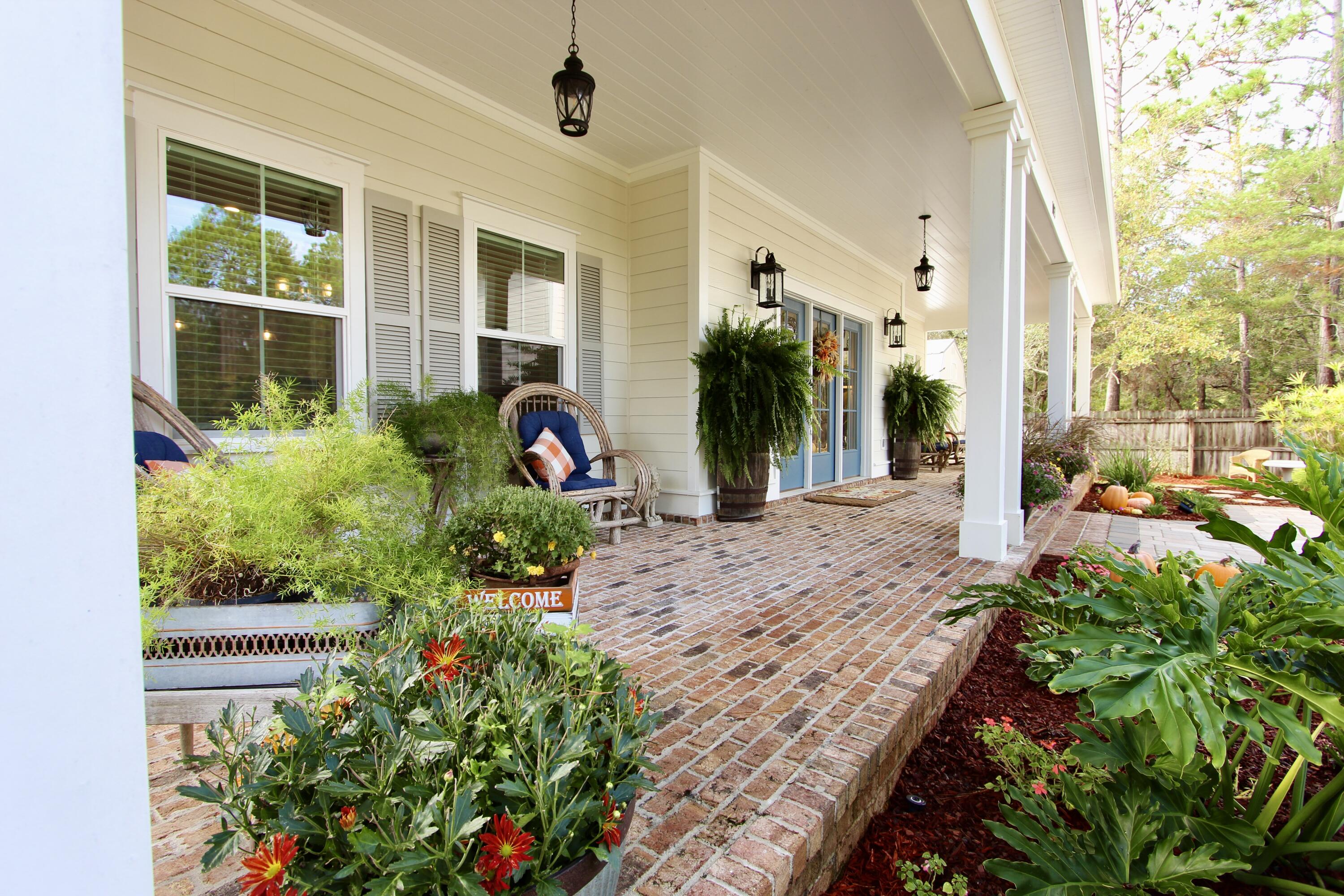 103 W Bayou Forest Drive