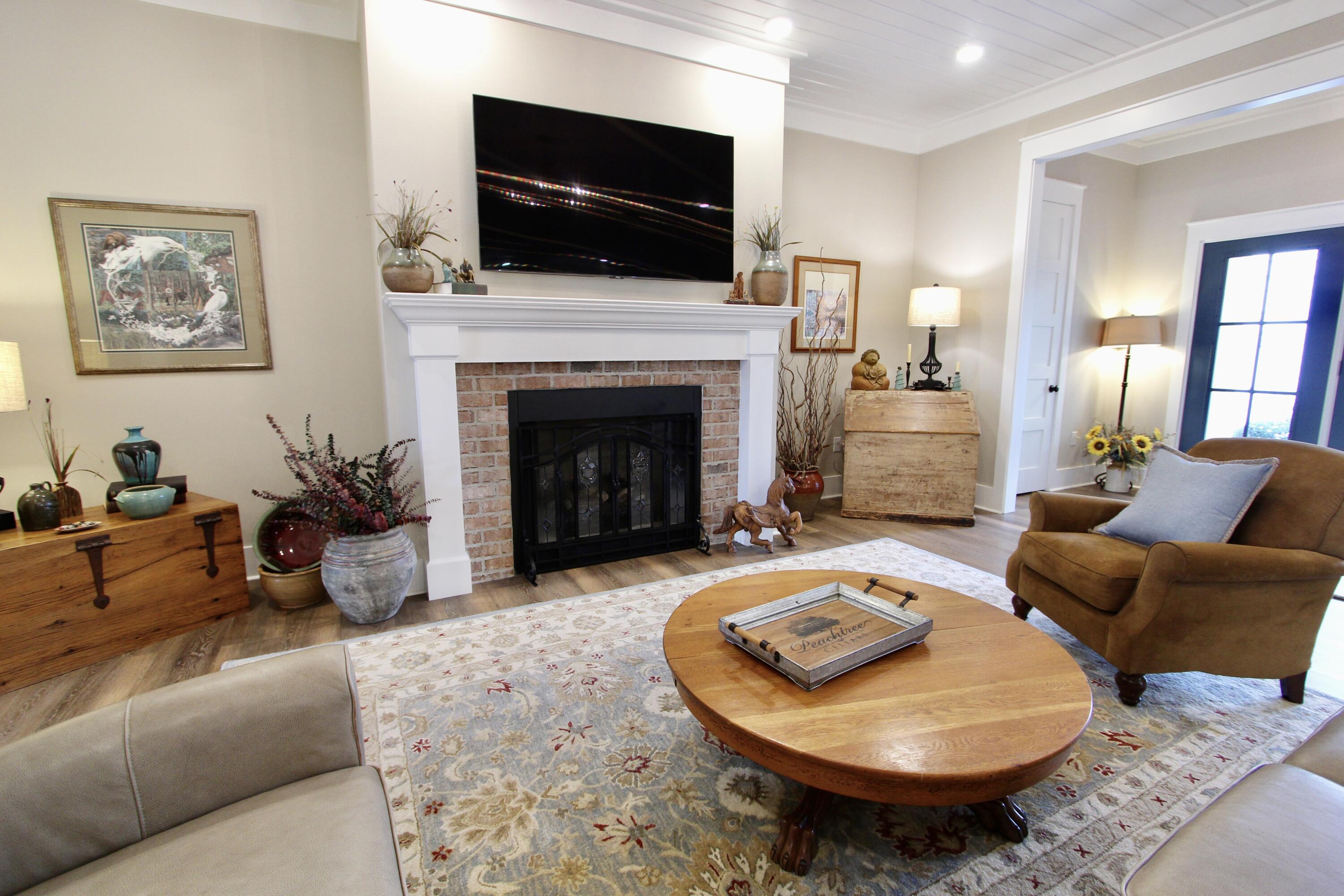 103 W Bayou Forest Drive