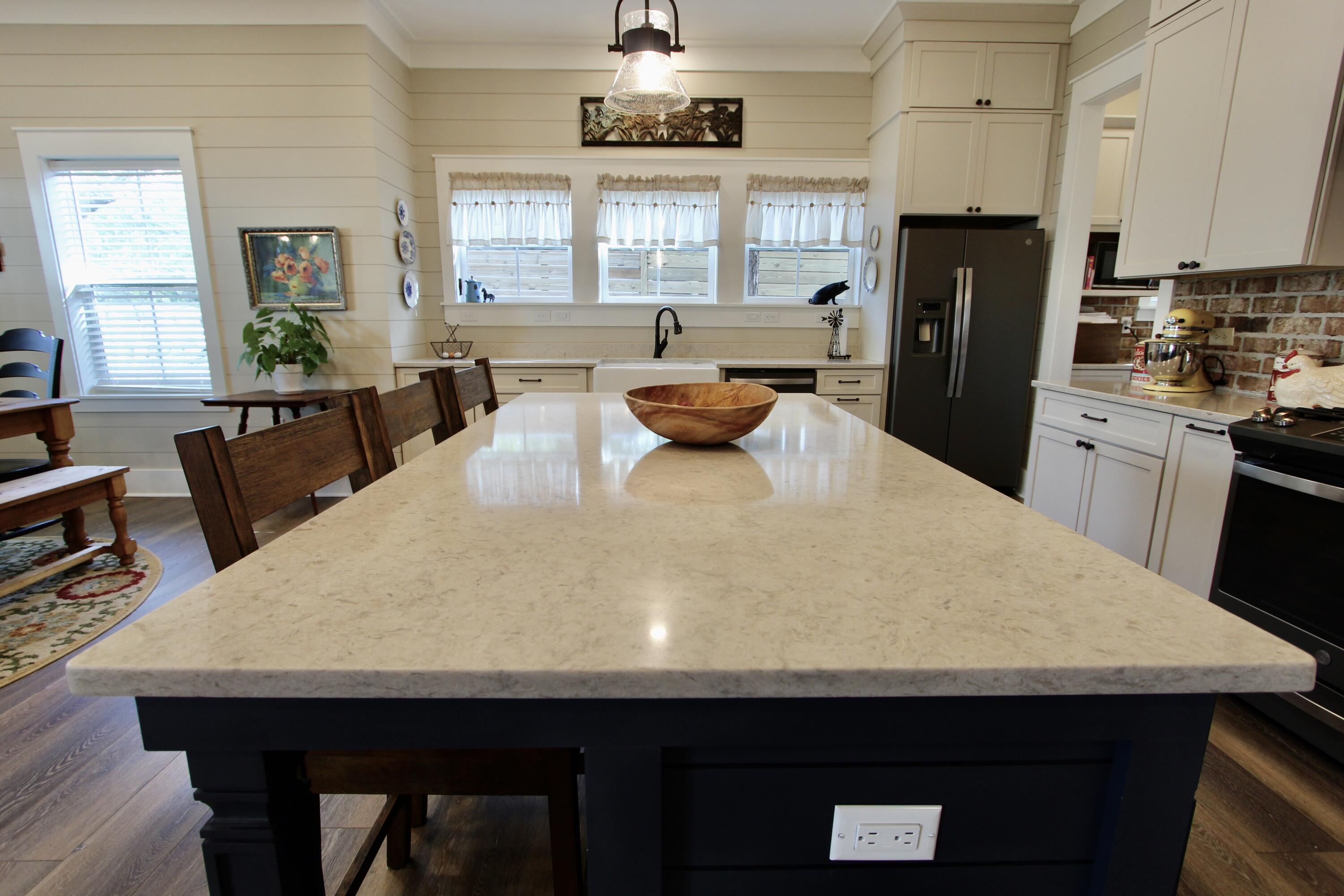 103 W Bayou Forest Drive