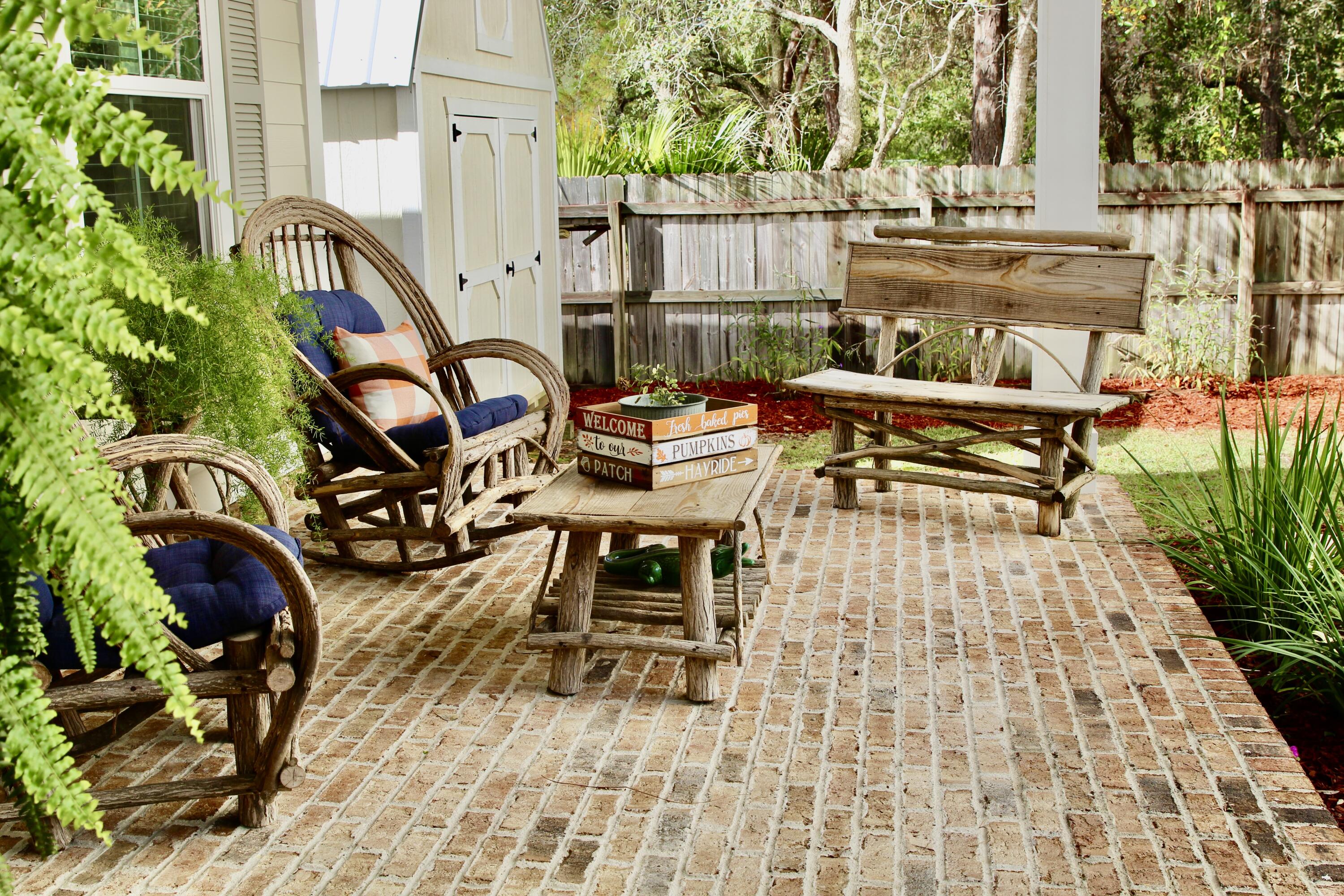 103 W Bayou Forest Drive