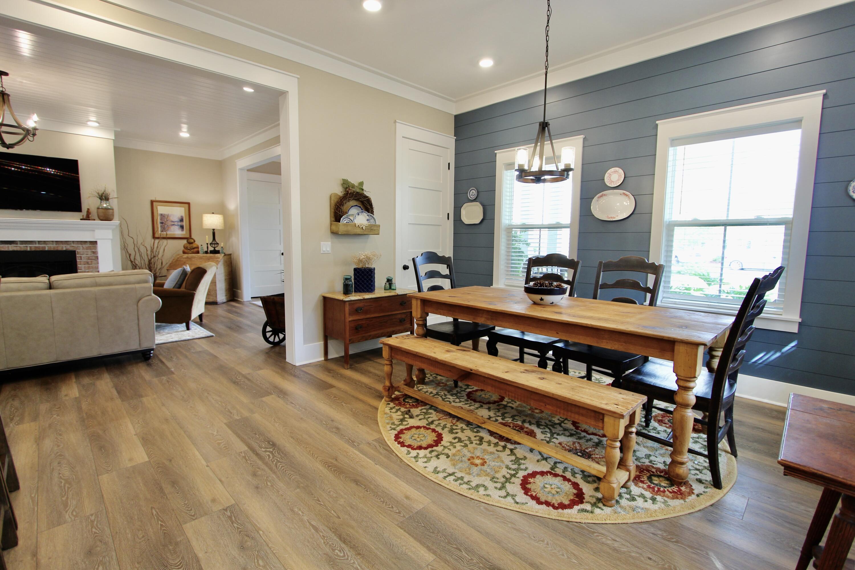 103 W Bayou Forest Drive