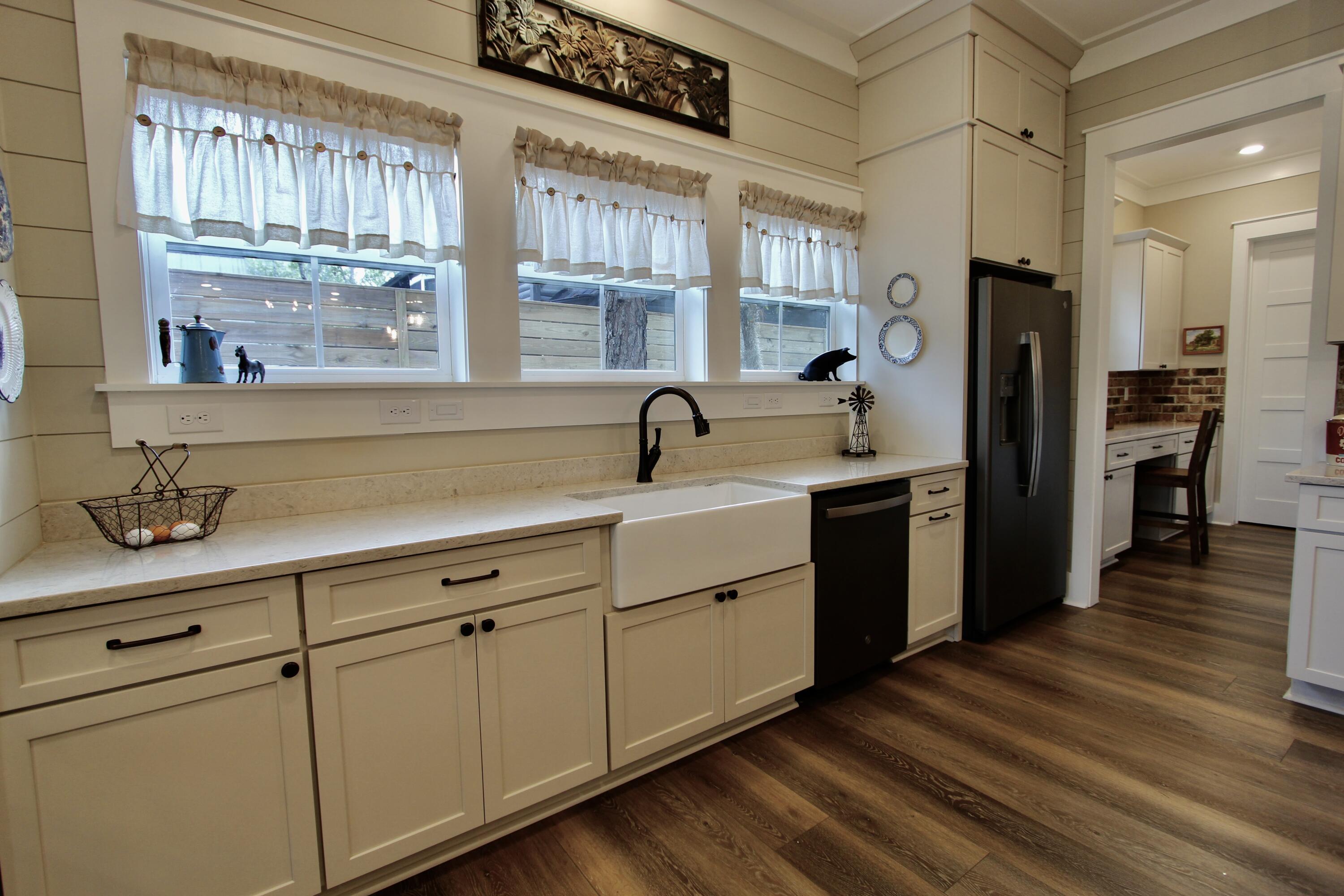 103 W Bayou Forest Drive