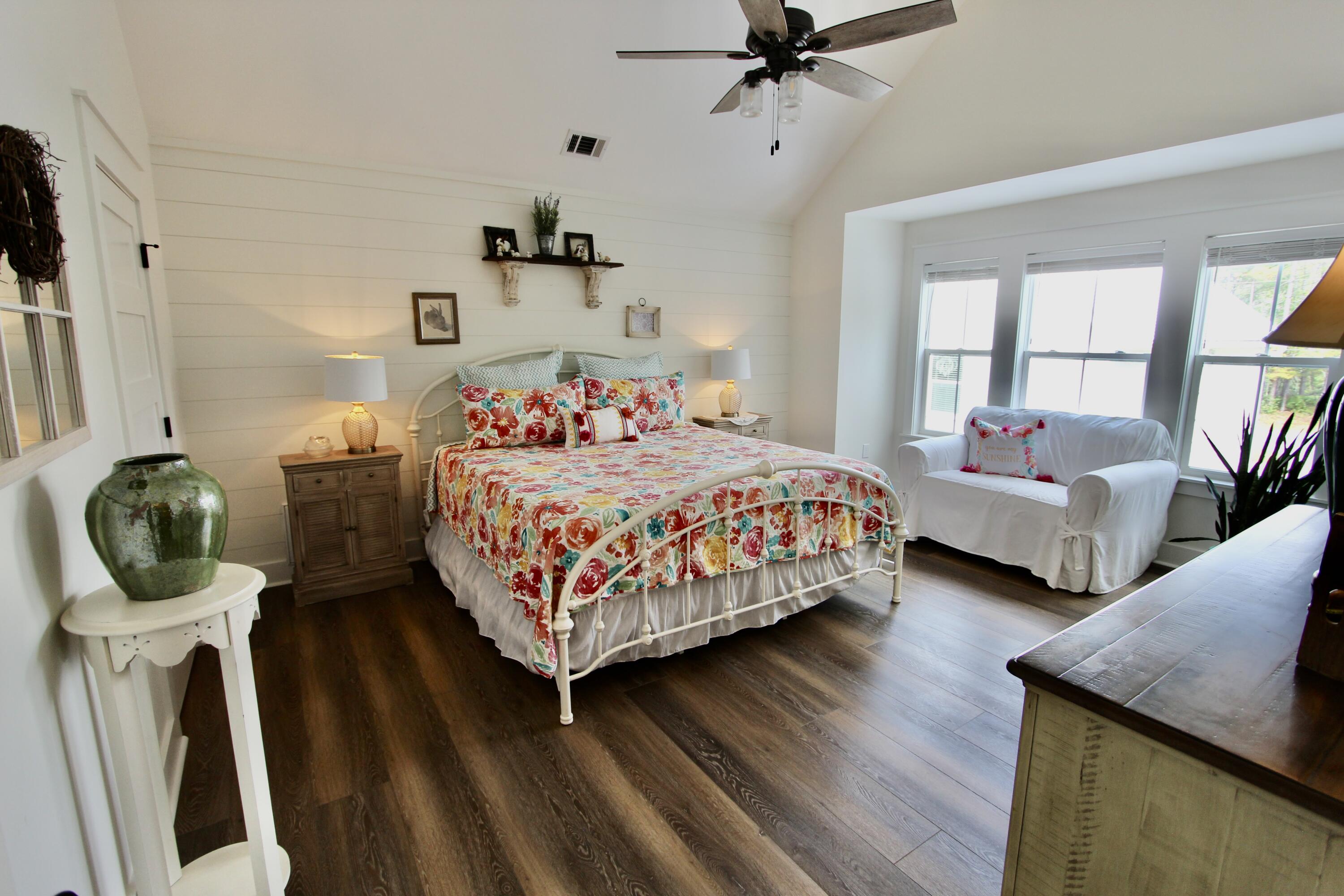 103 W Bayou Forest Drive