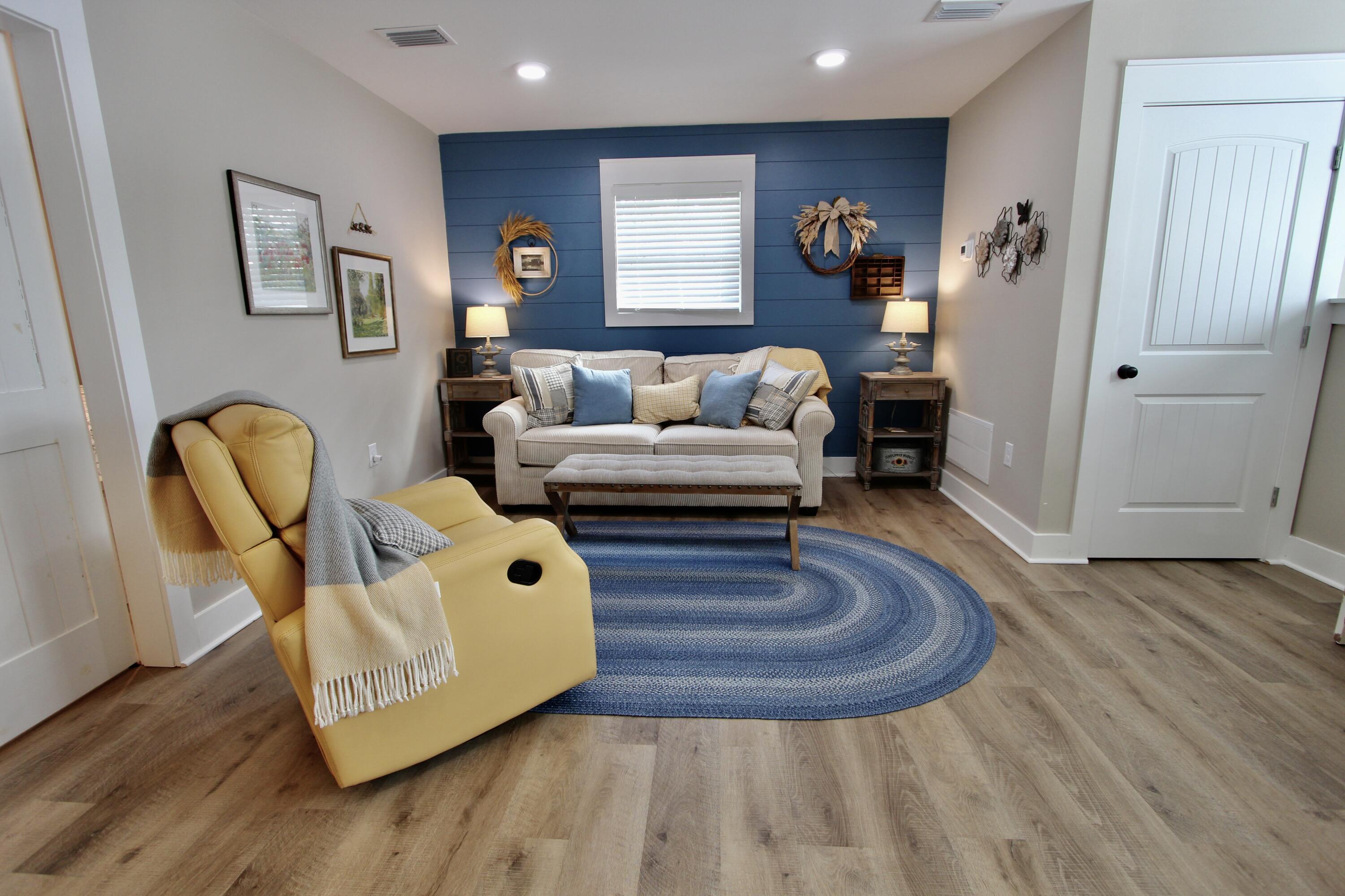 103 W Bayou Forest Drive