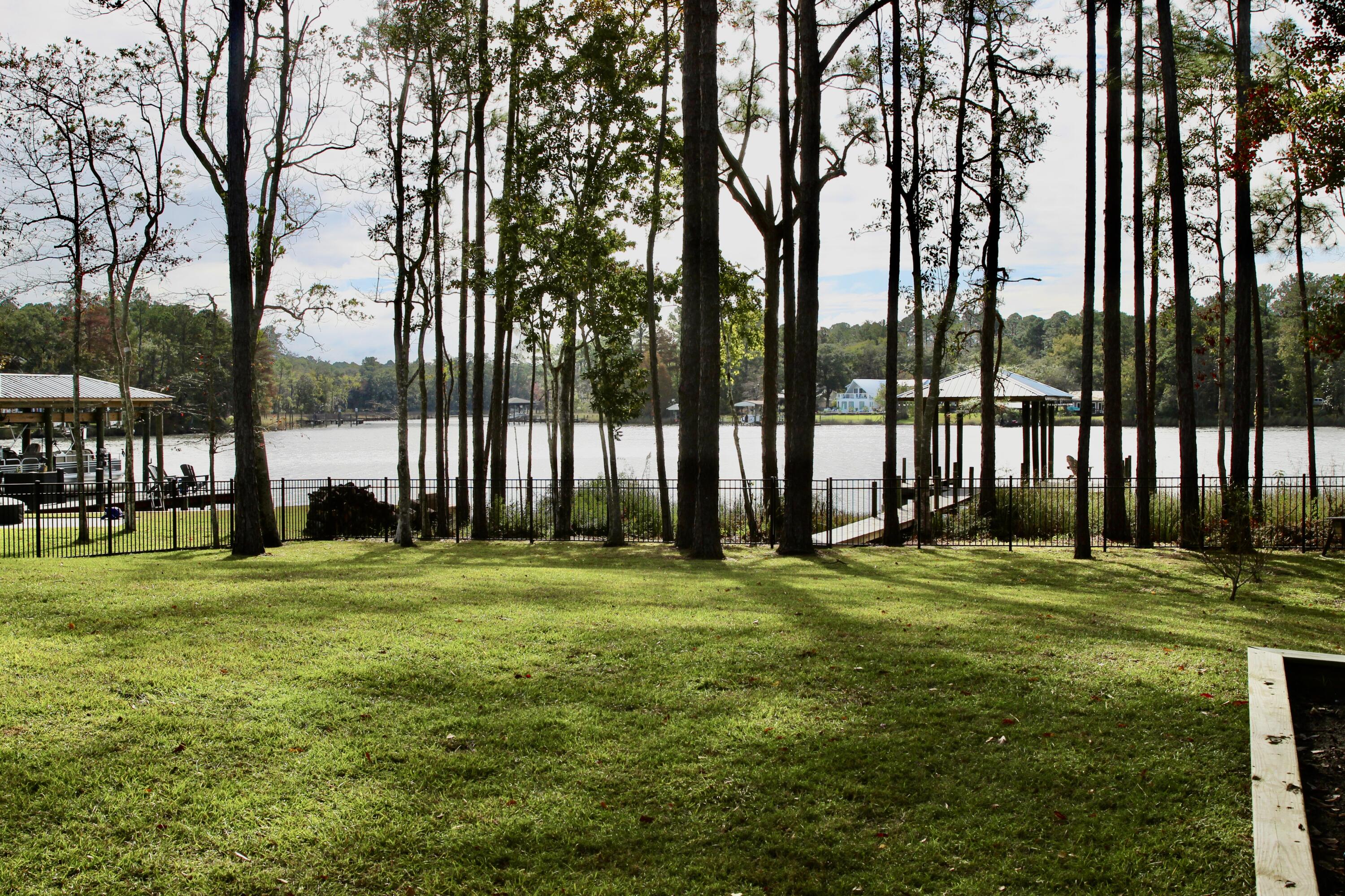 103 W Bayou Forest Drive