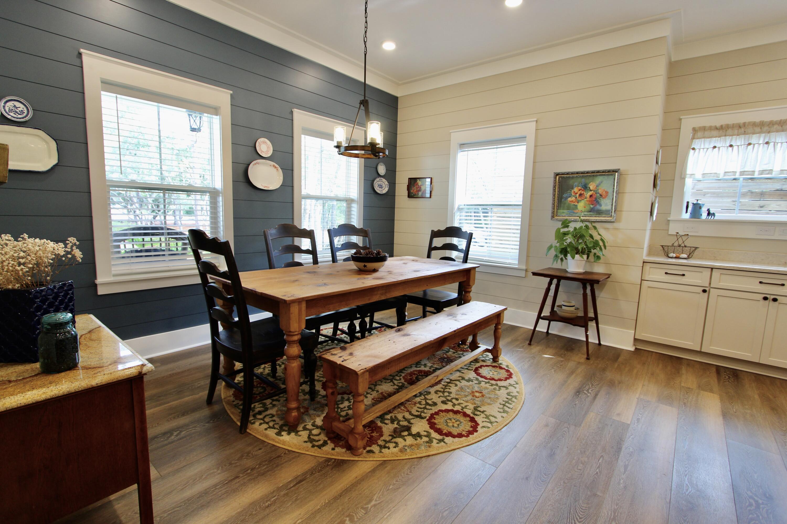 103 W Bayou Forest Drive