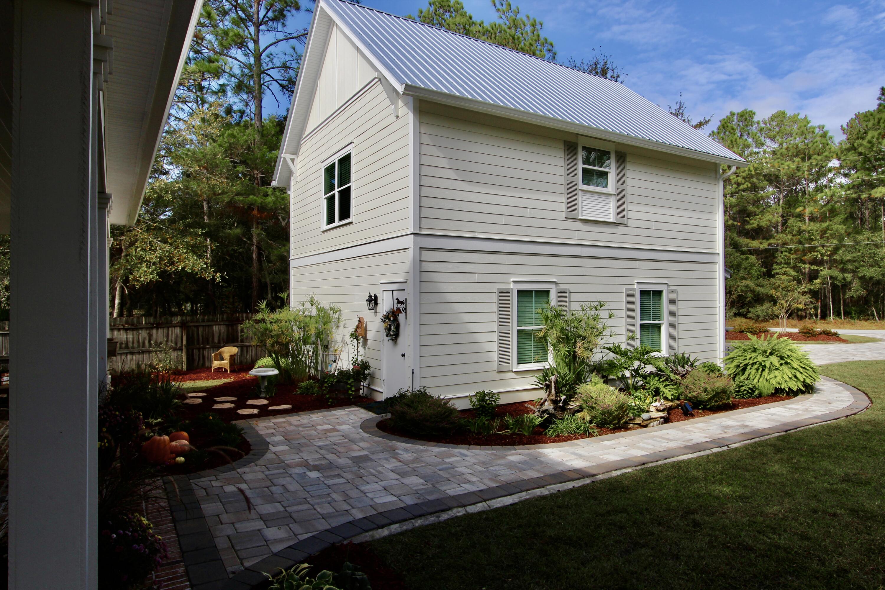 103 W Bayou Forest Drive