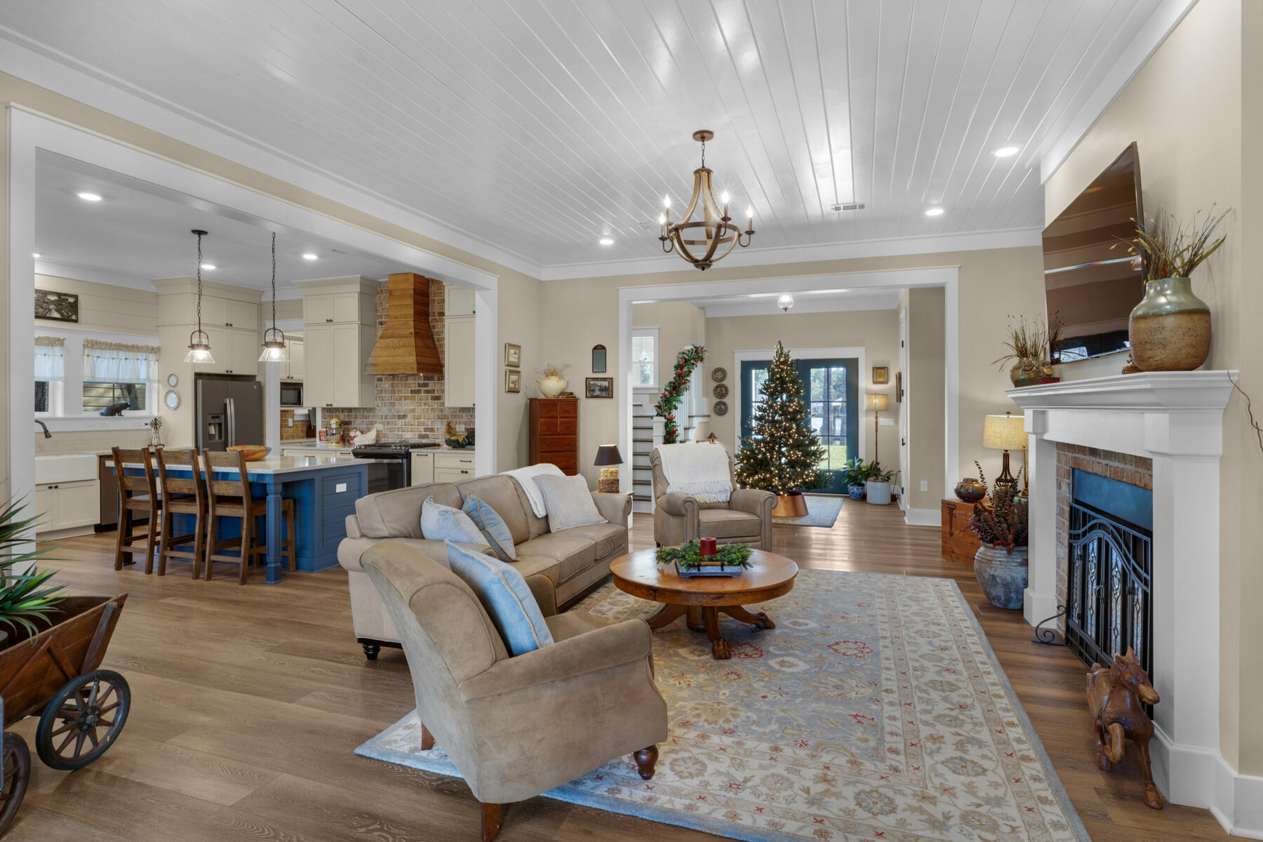 103 W Bayou Forest Drive