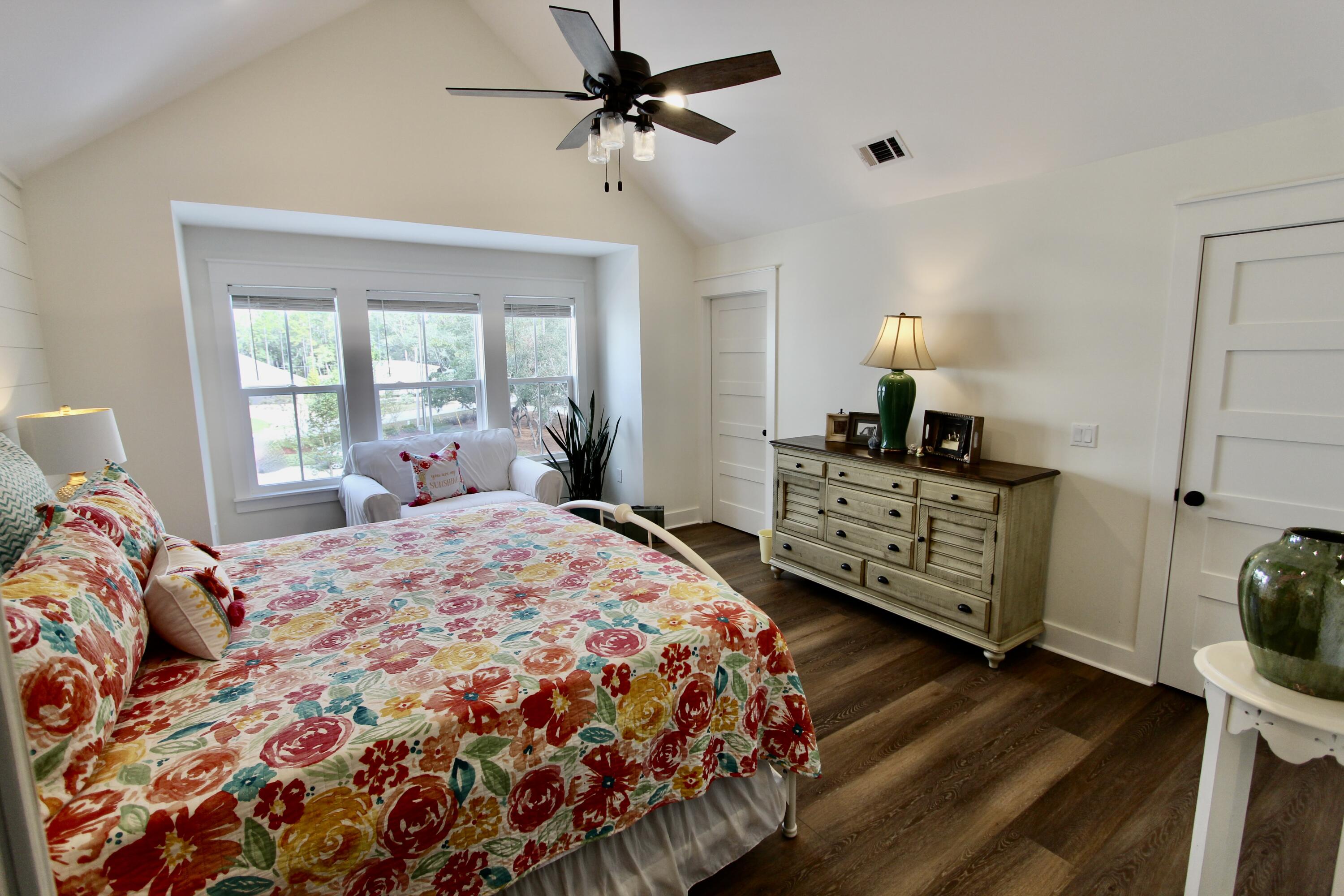 103 W Bayou Forest Drive