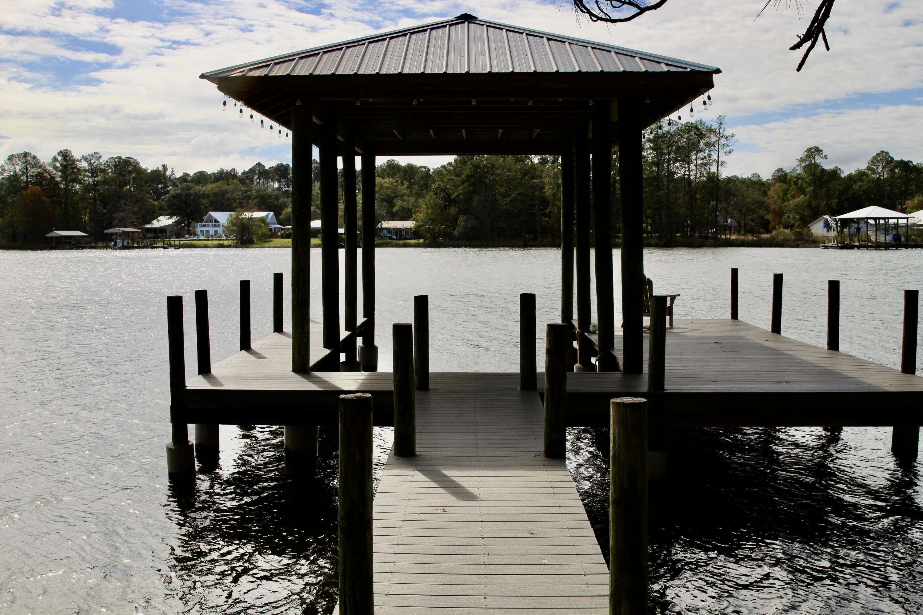 103 W Bayou Forest Drive