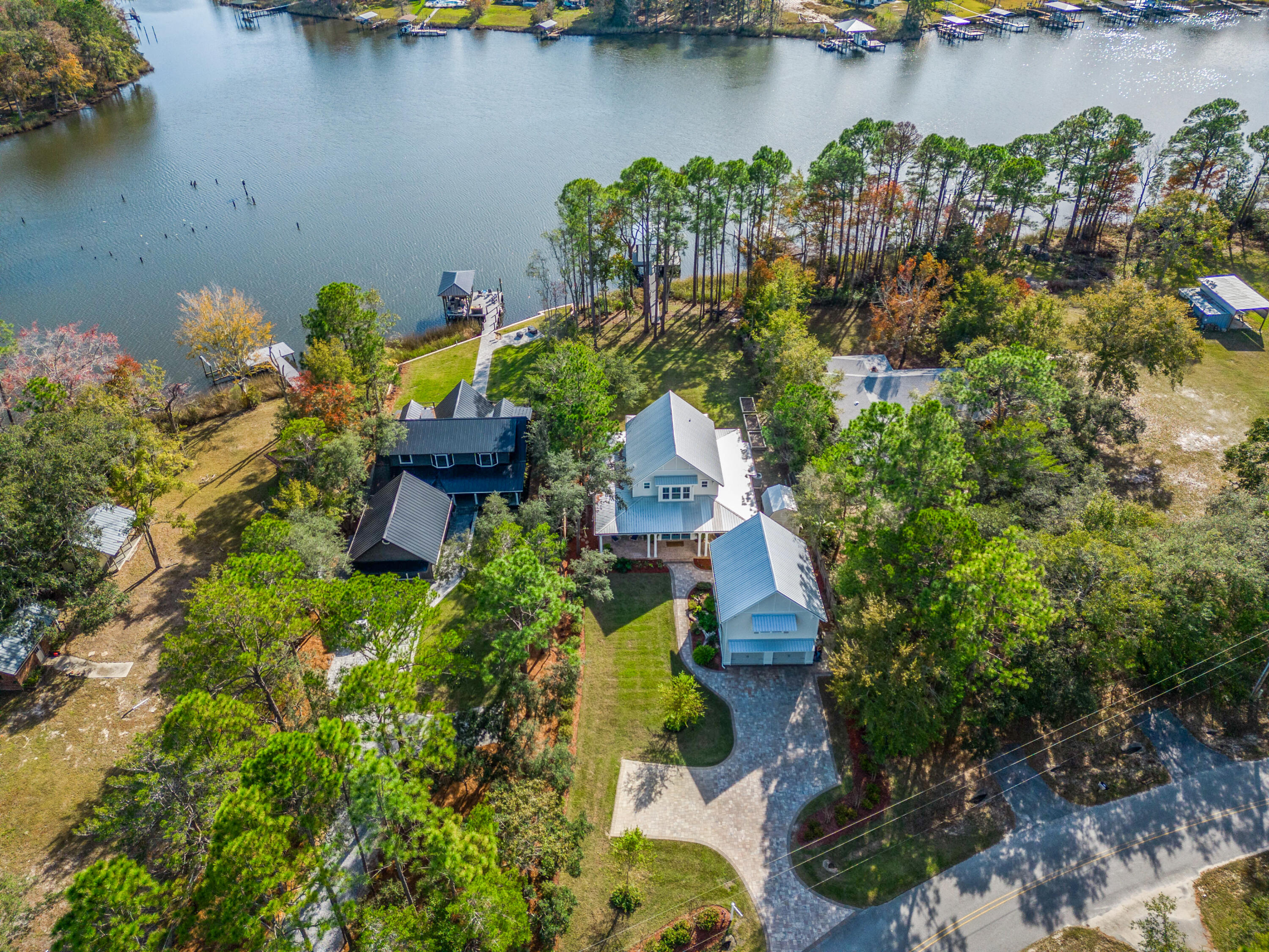 103 W Bayou Forest Drive