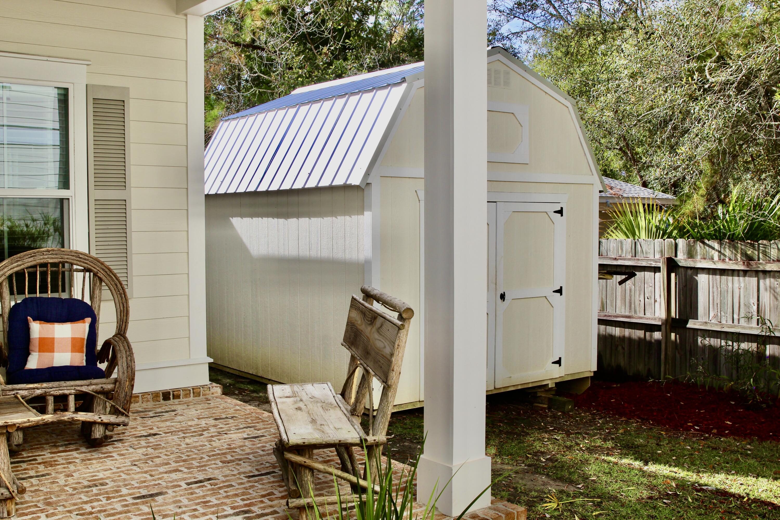 103 W Bayou Forest Drive