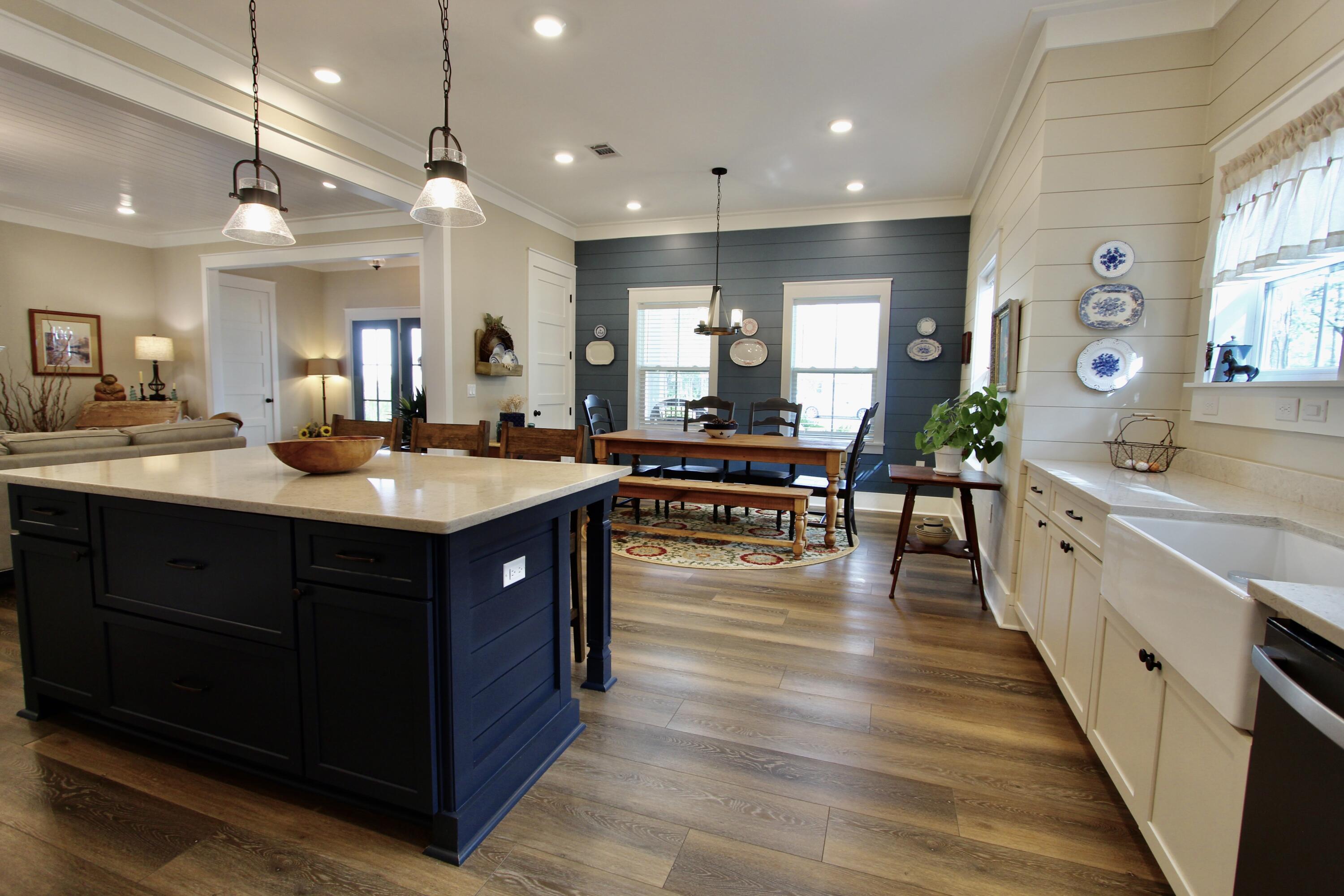 103 W Bayou Forest Drive