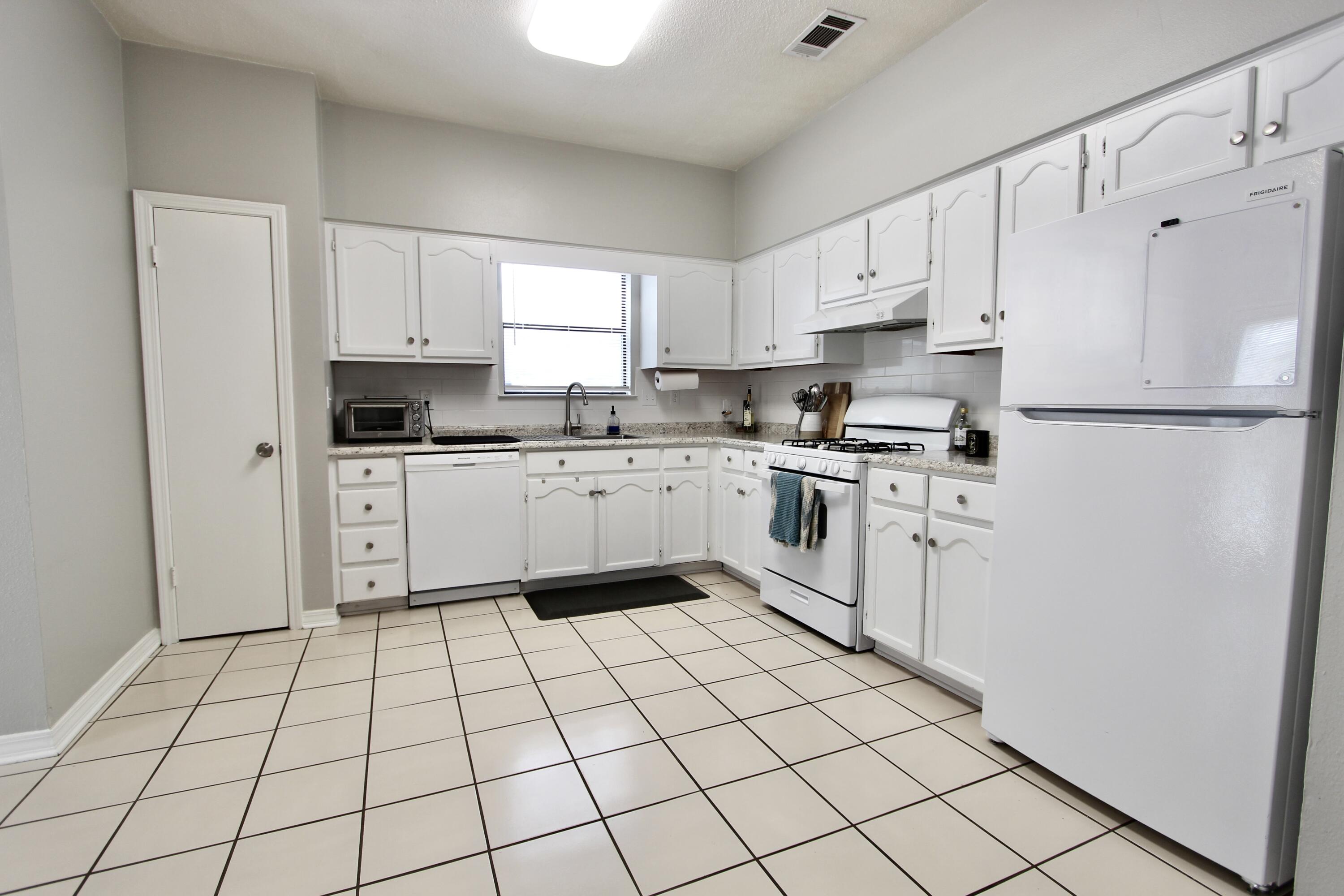 205 MARQUETTE Street, 4