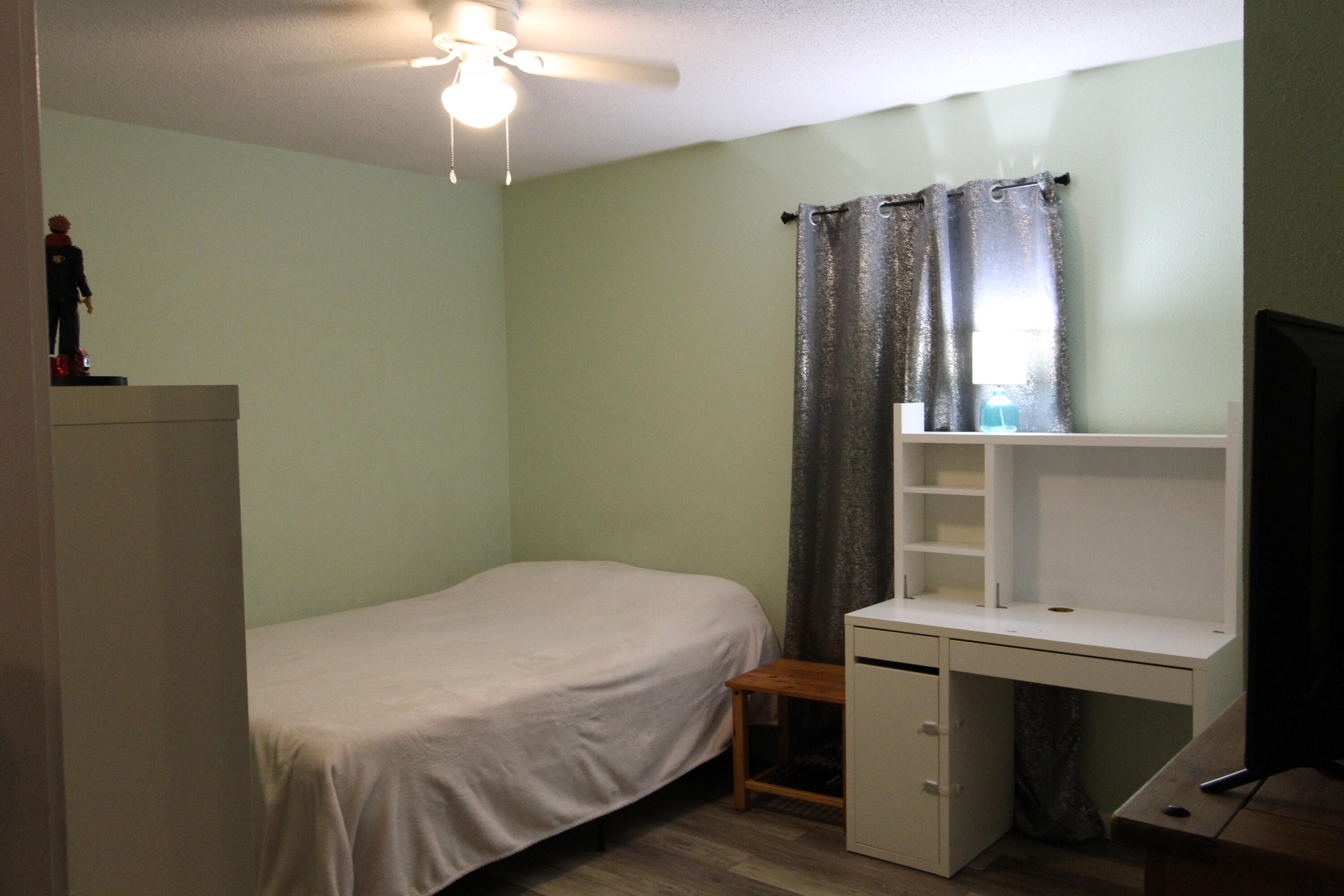 393 Crossland Street