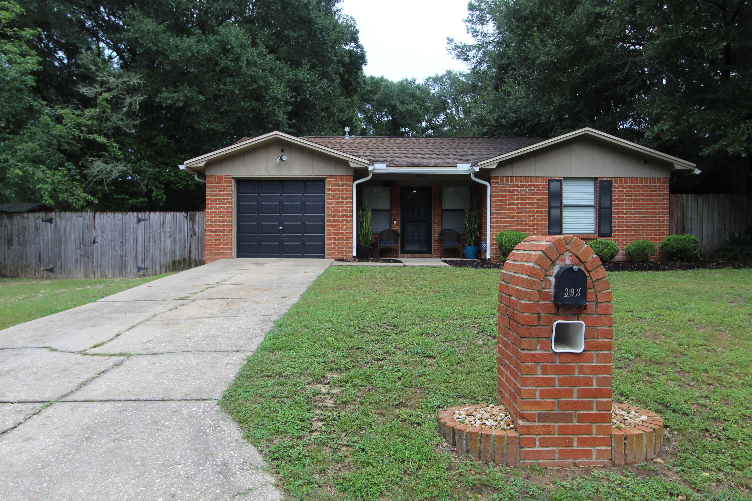 393 Crossland Street