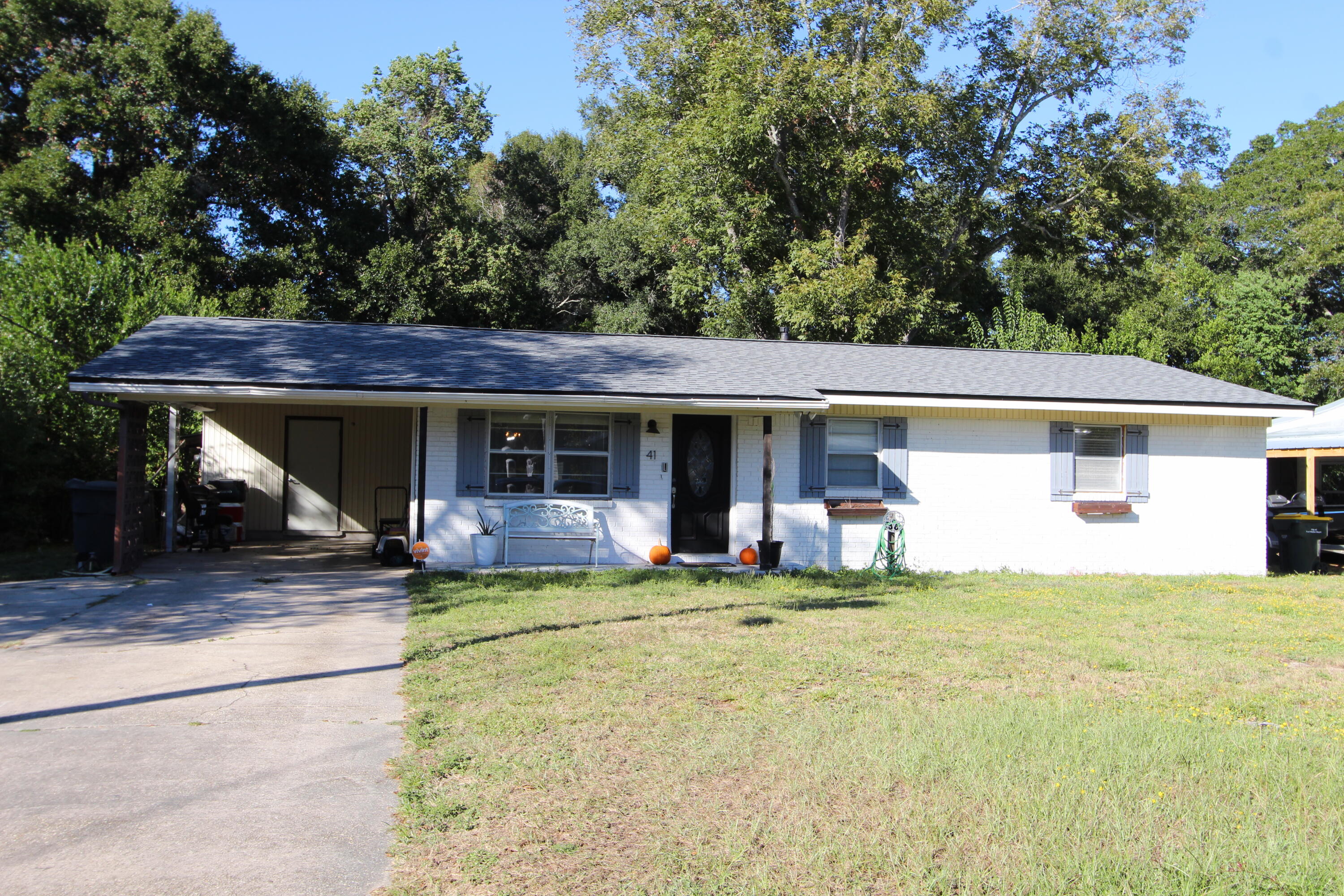 41 NW Moriarty Street