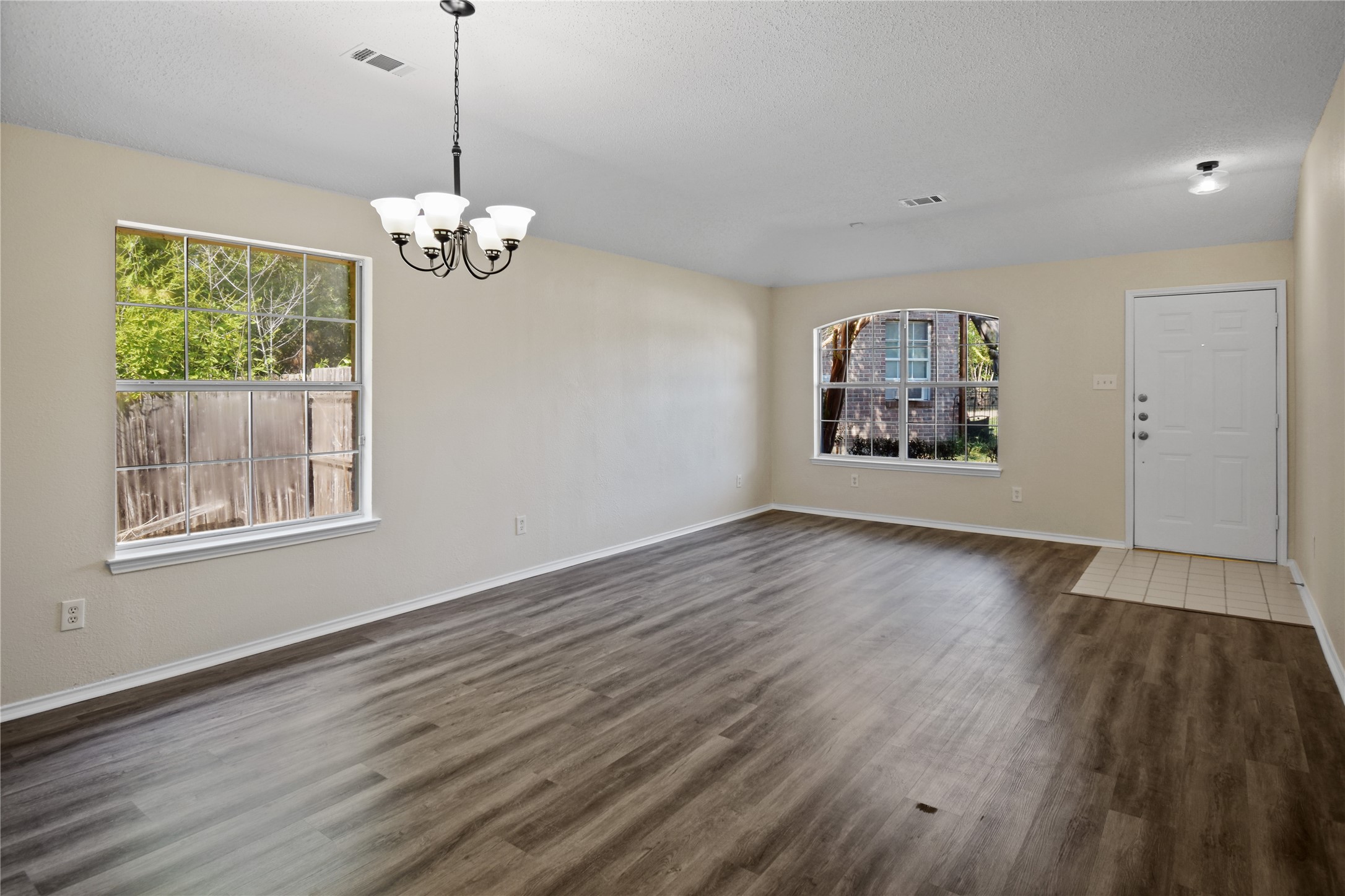 6225 Lennox Lane