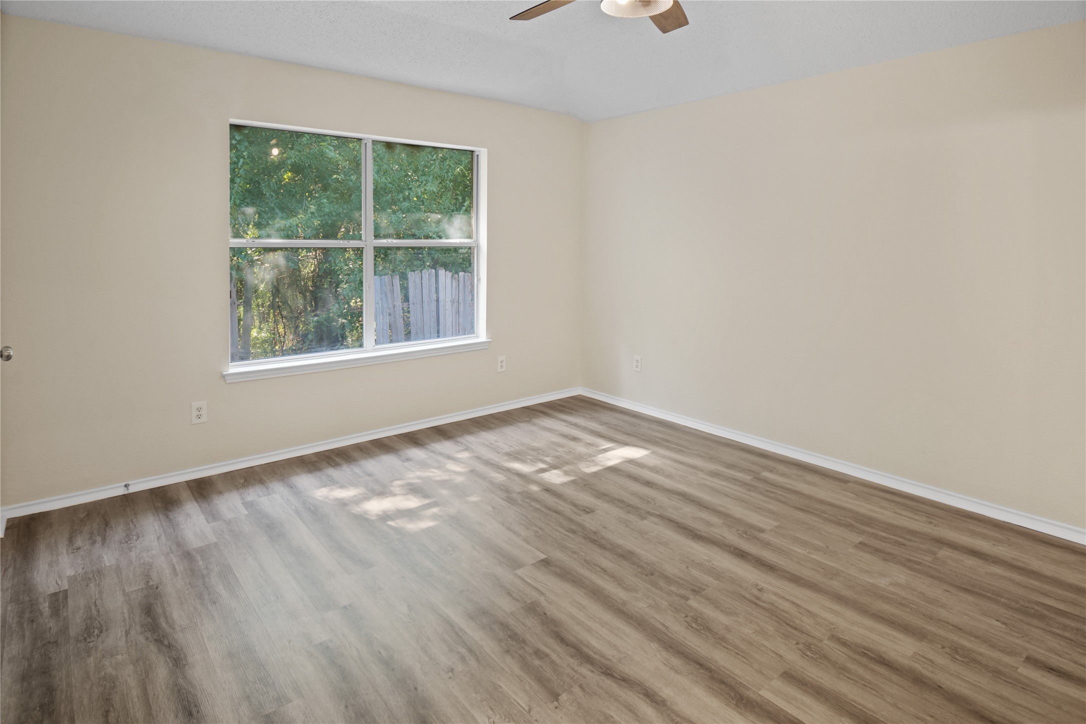 6225 Lennox Lane