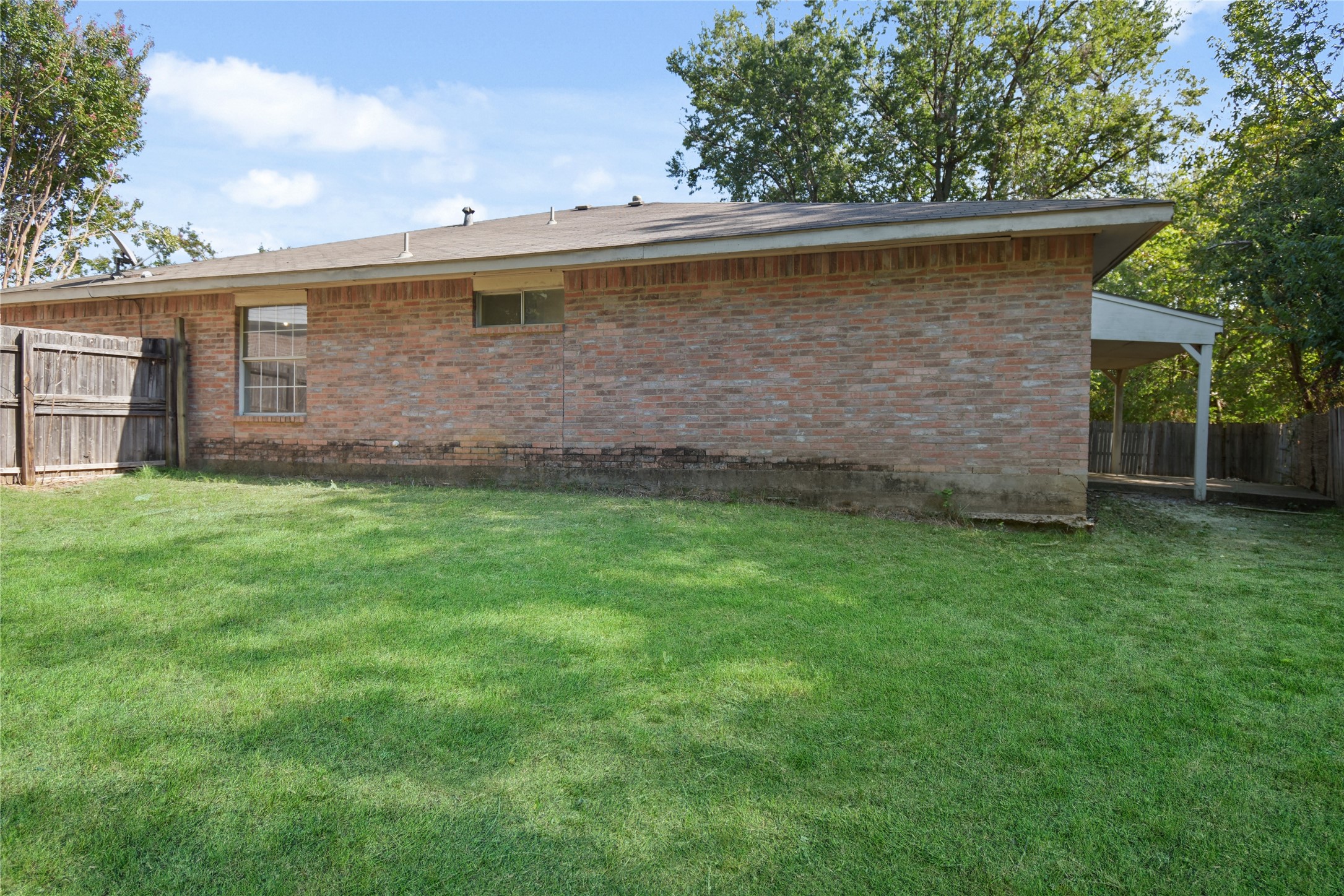 6225 Lennox Lane