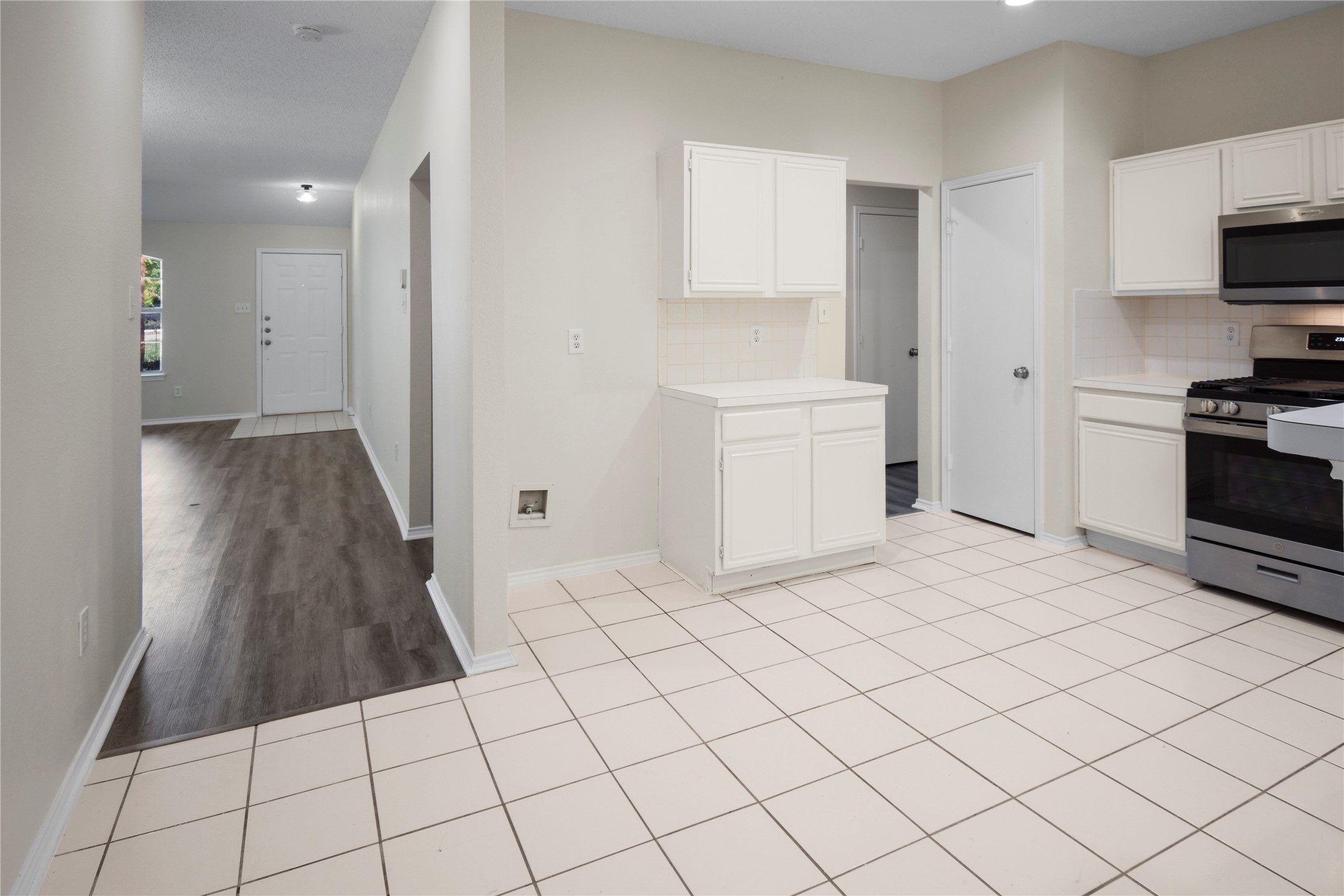 6225 Lennox Lane