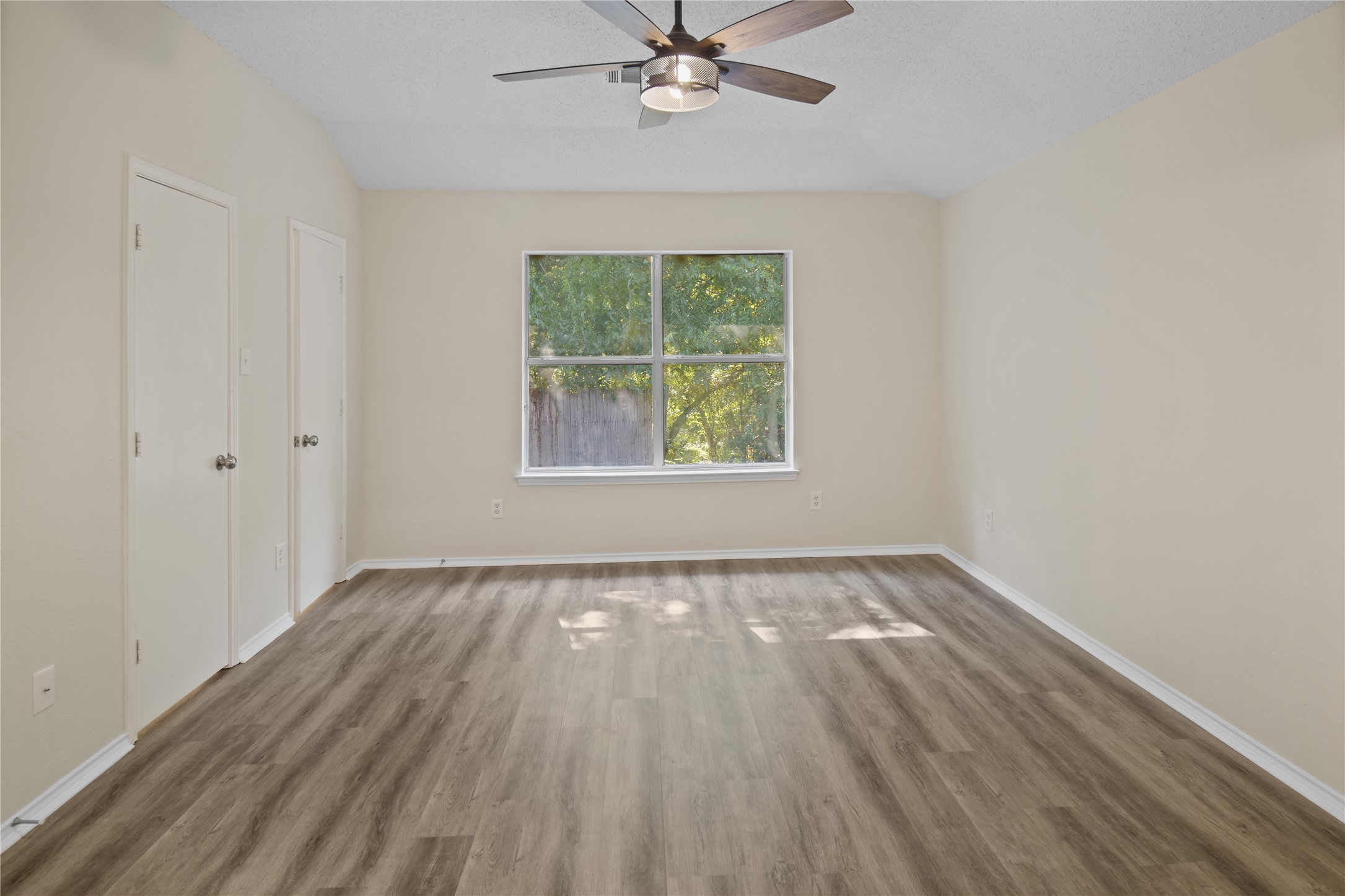 6225 Lennox Lane