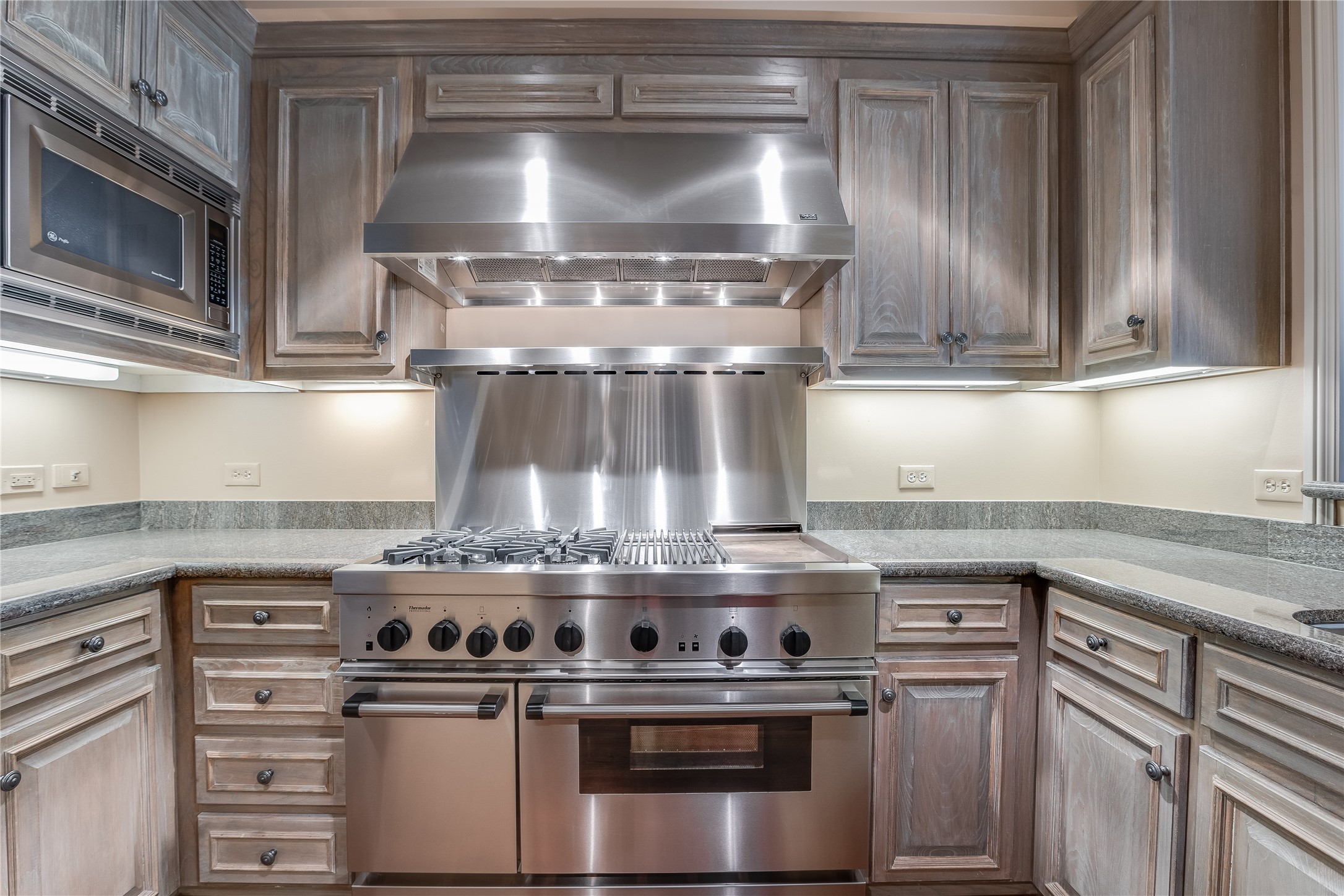 3505 Turtle Creek Boulevard 9E
