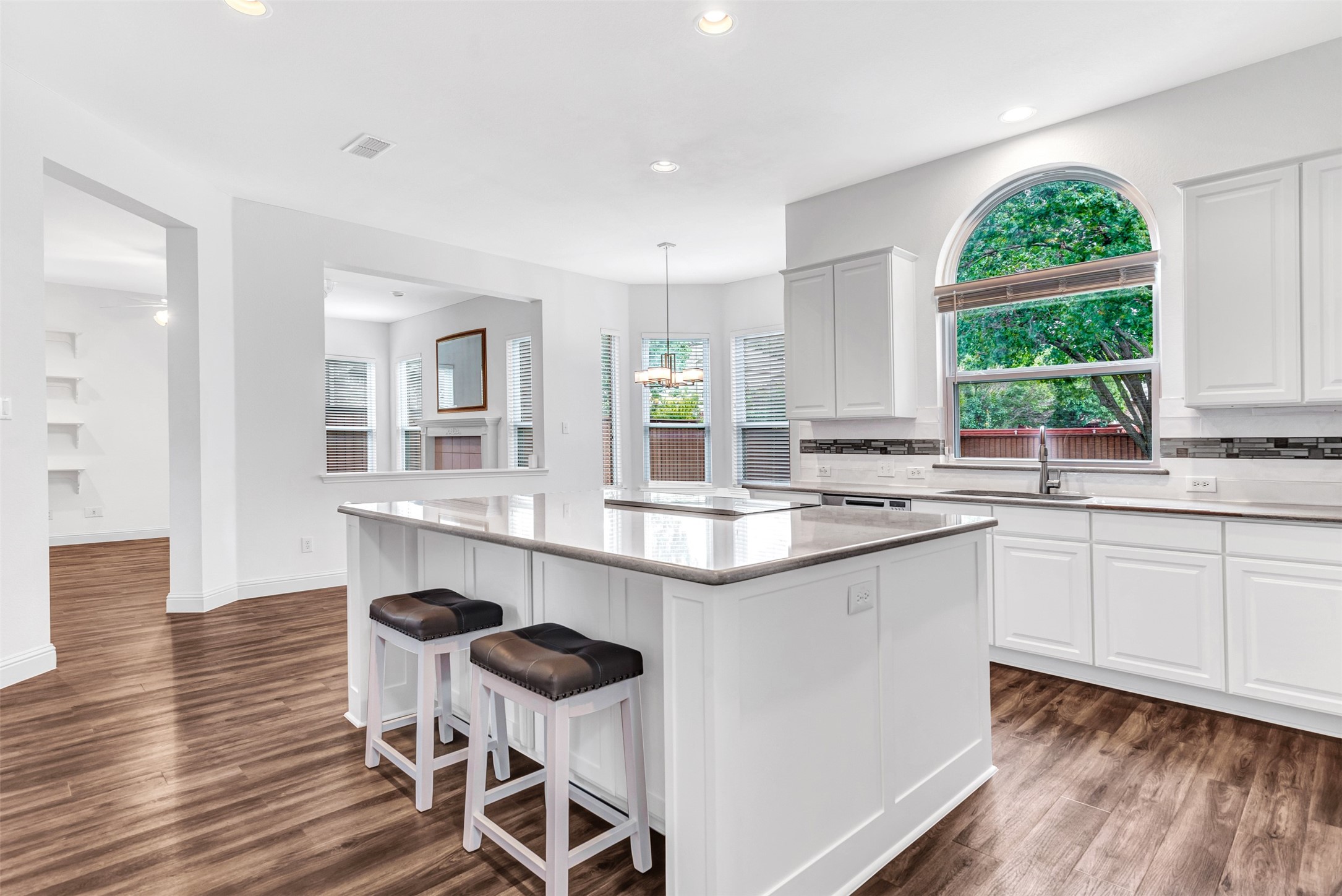 5610 Southampton Drive