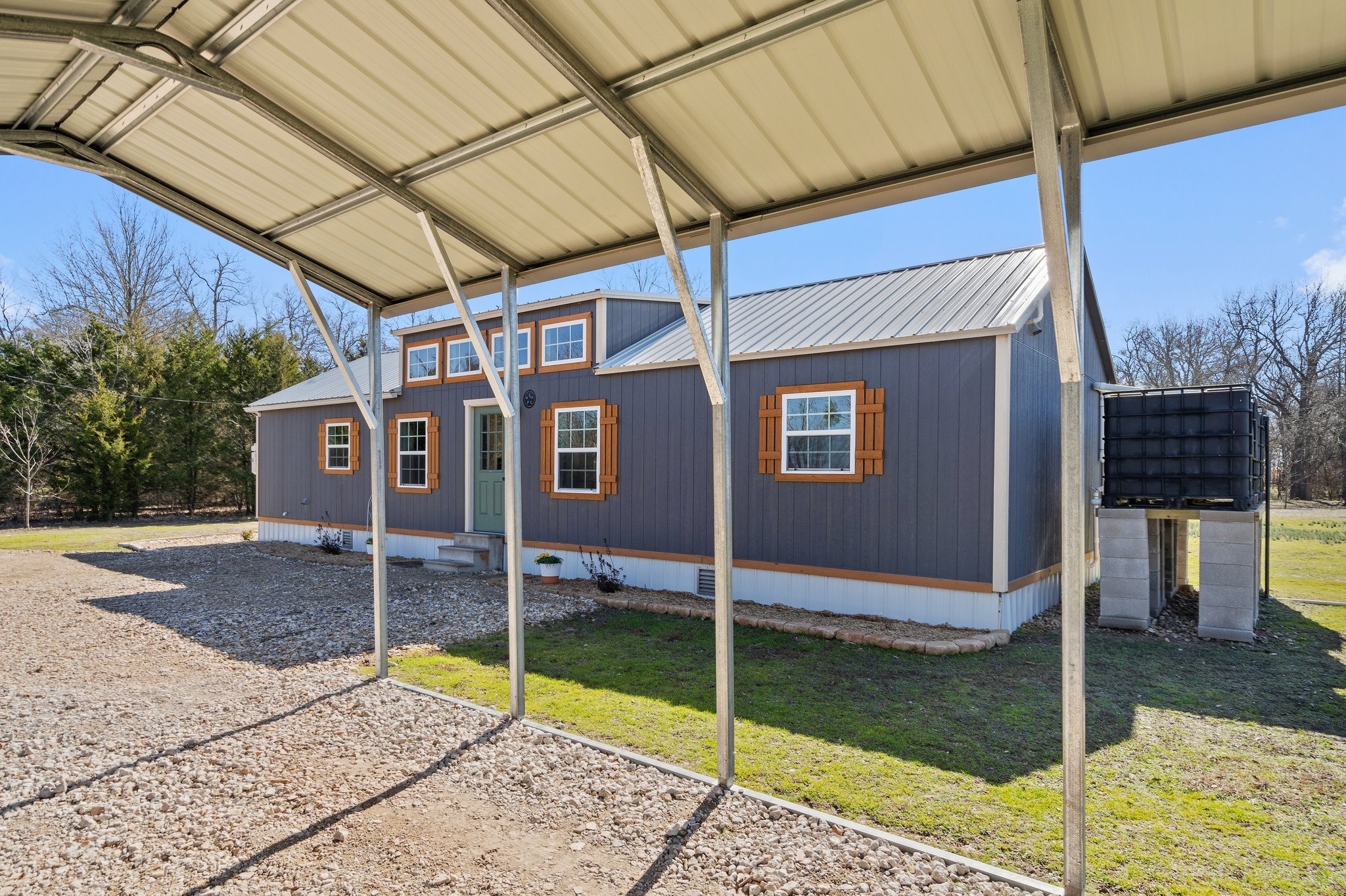 1390 County Road 2850