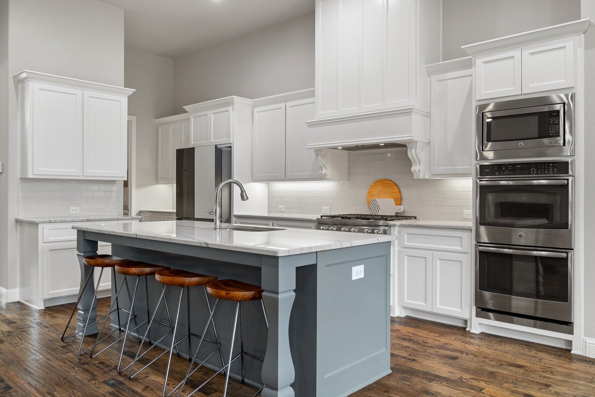 2710 Seabiscuit Road