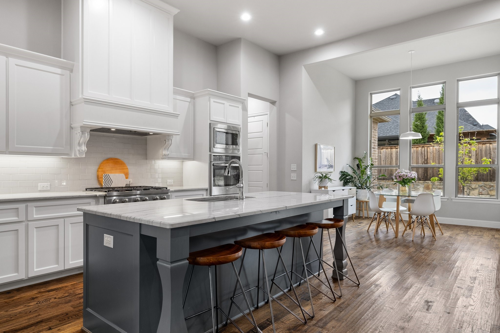 2710 Seabiscuit Road