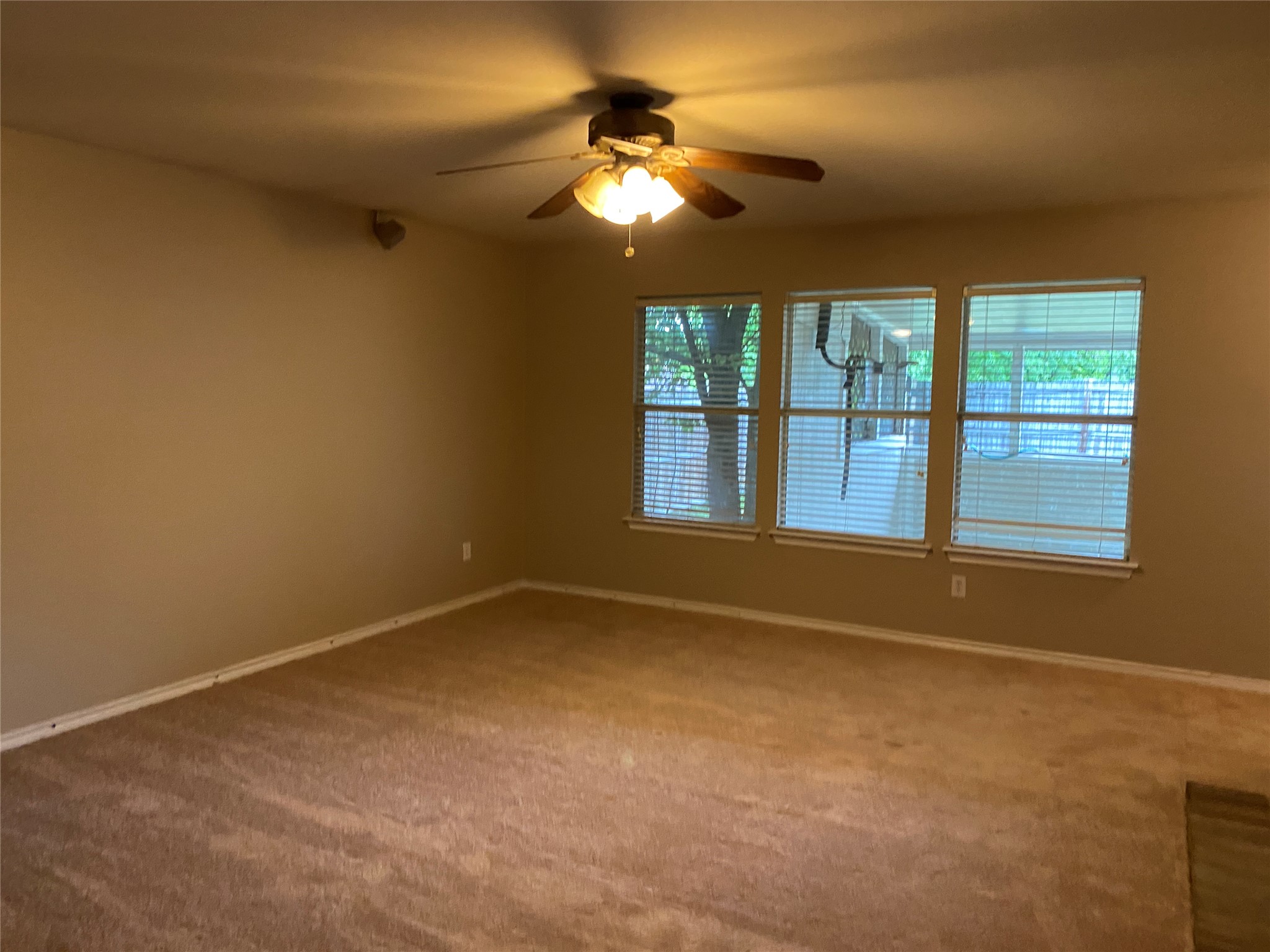 2622 Buckskin Drive