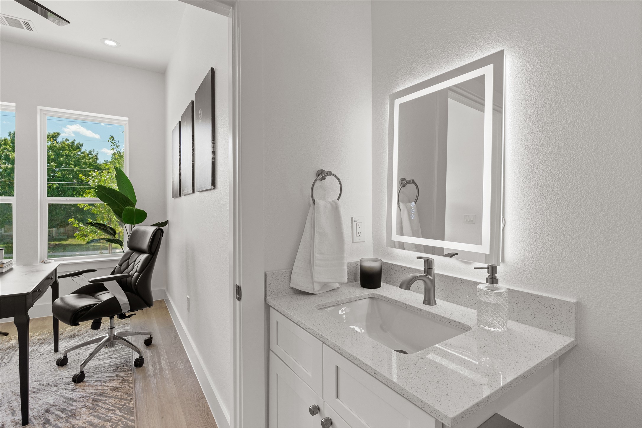 403 S Kentucky Street