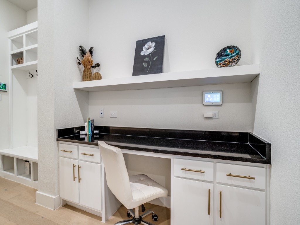 7404 Collin McKinney Parkway