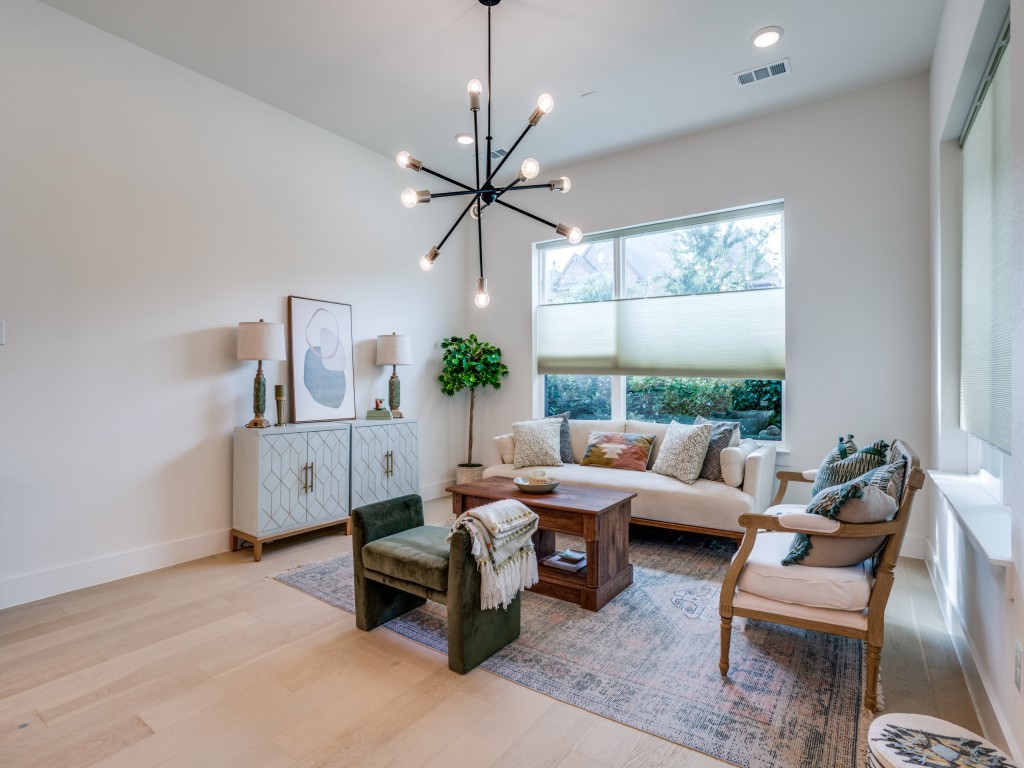 7404 Collin McKinney Parkway
