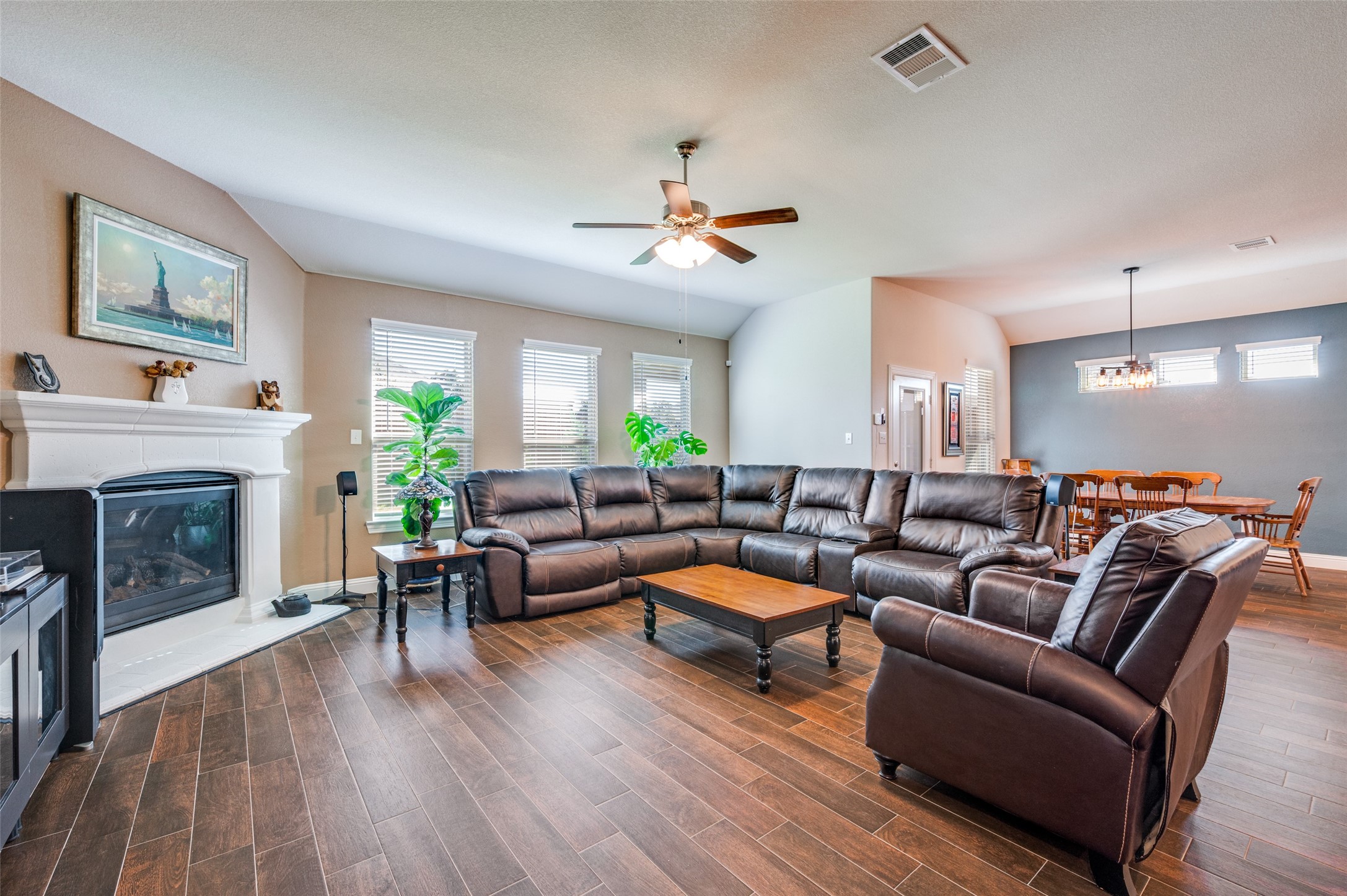 2901 Log Cabin Drive