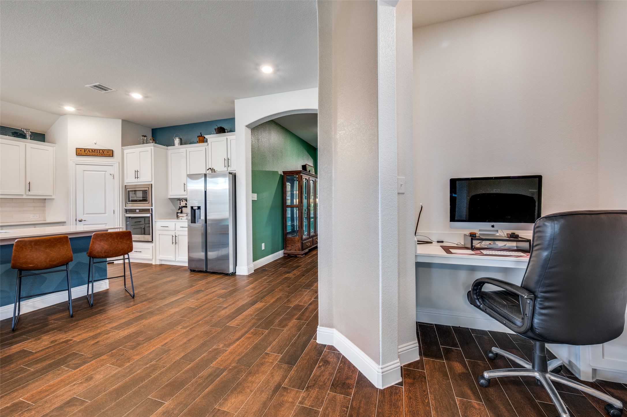 2901 Log Cabin Drive