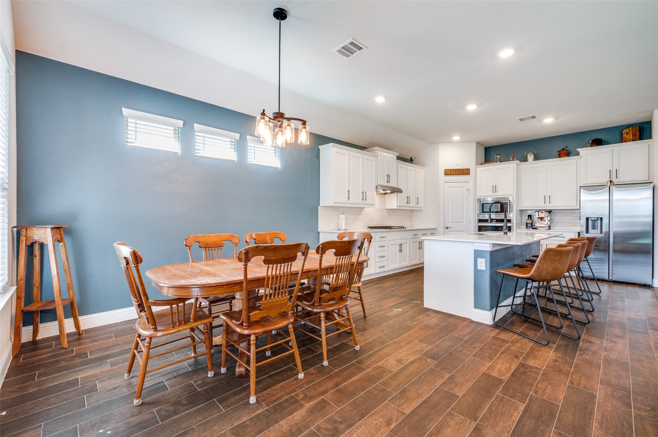 2901 Log Cabin Drive