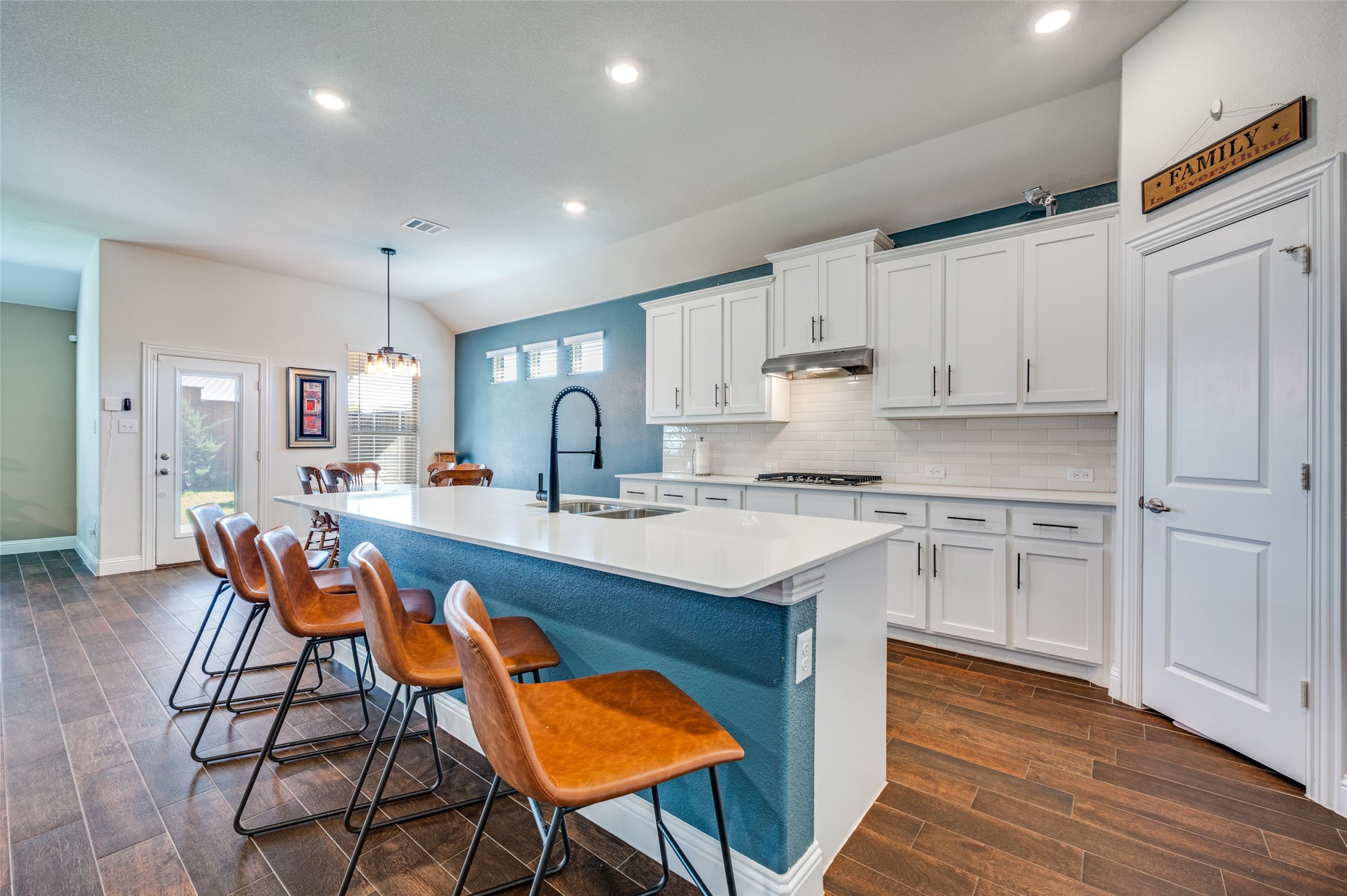 2901 Log Cabin Drive