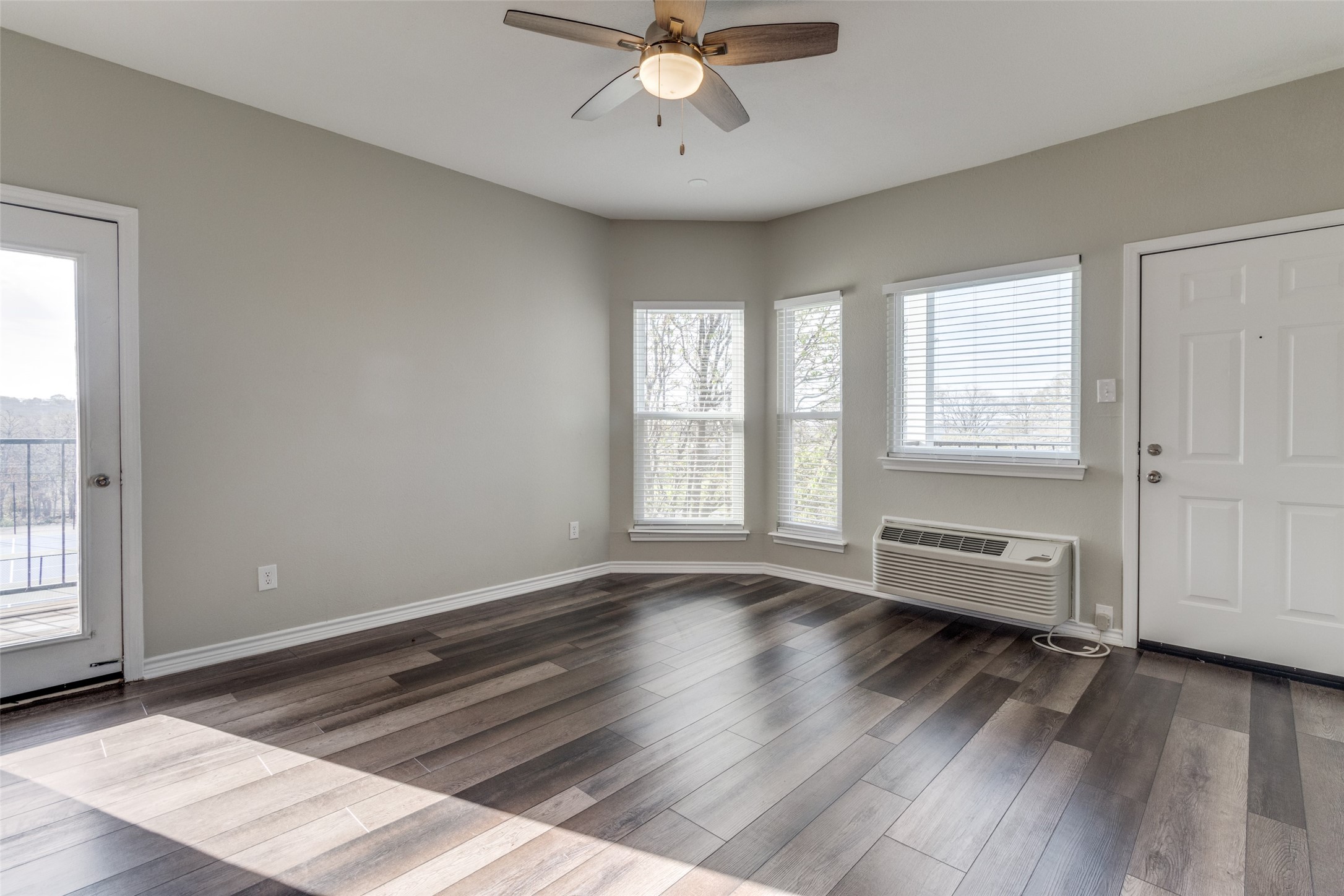 2164 Tanglewood Boulevard D 210