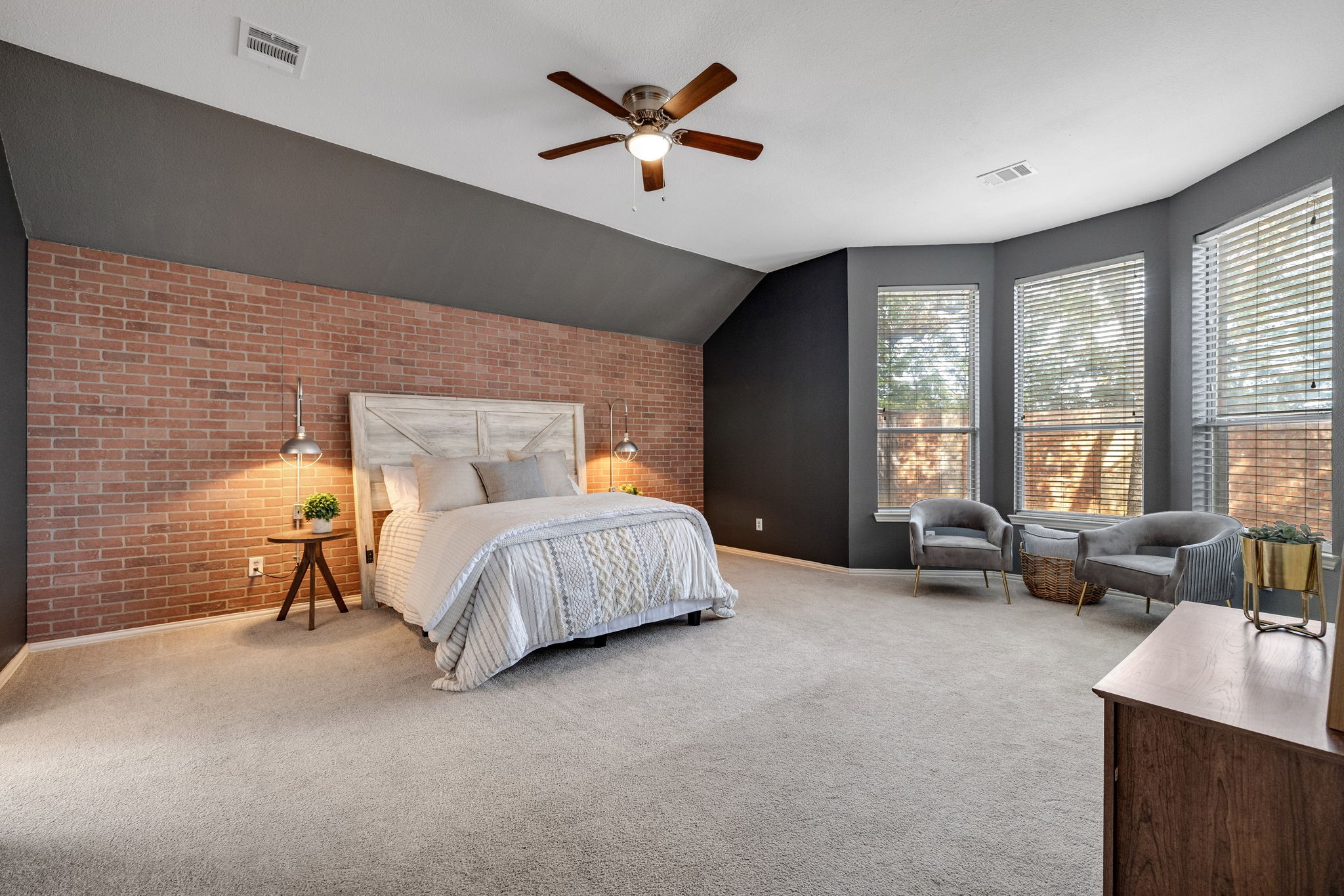 2001 Fair Oaks Circle